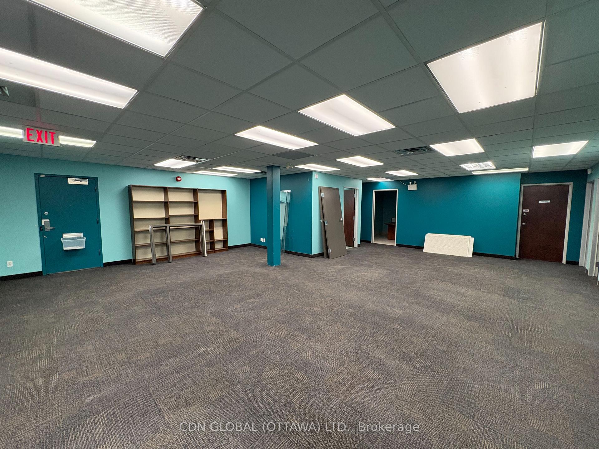 2255 St Laurent Boulevard 105, Hunt Club - South Keys and Area — photo 3 of 5