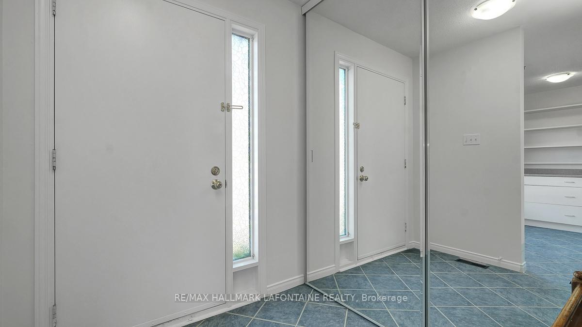 890 Cahill Drive W 46, Hunt Club - Windsor Park Village and Area — photo 3 of 5