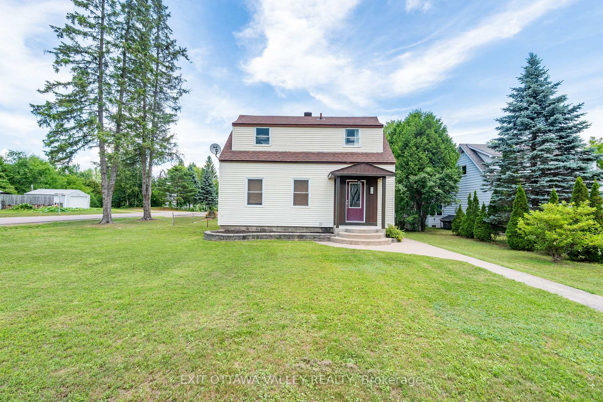 49 Glendale Avenue, Deep River, ON K0J 1P0 — Deep River, Ontario
