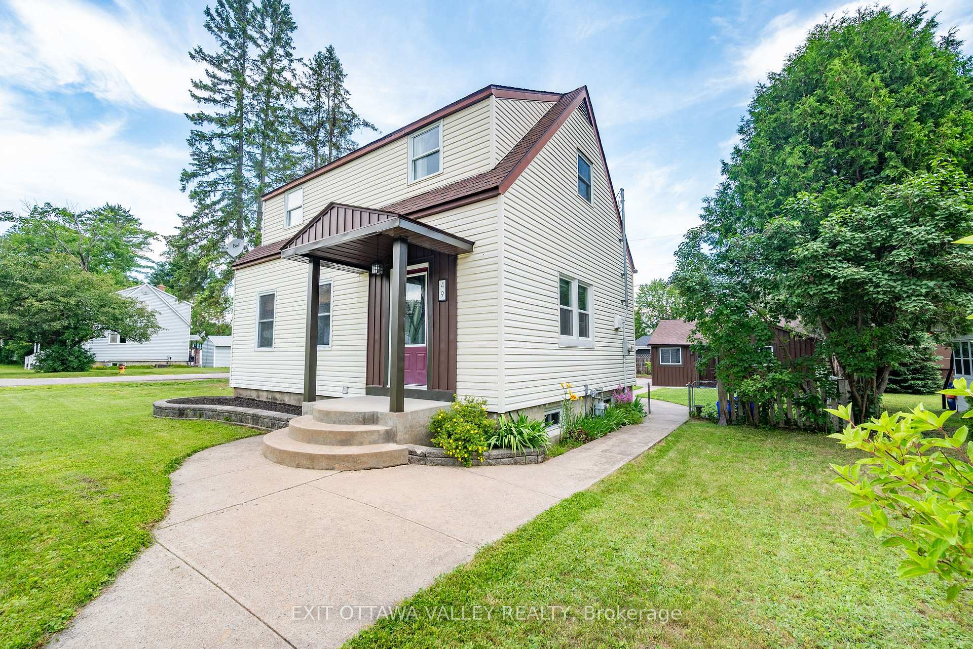 49 Glendale Avenue, Deep River — photo 2 of 5