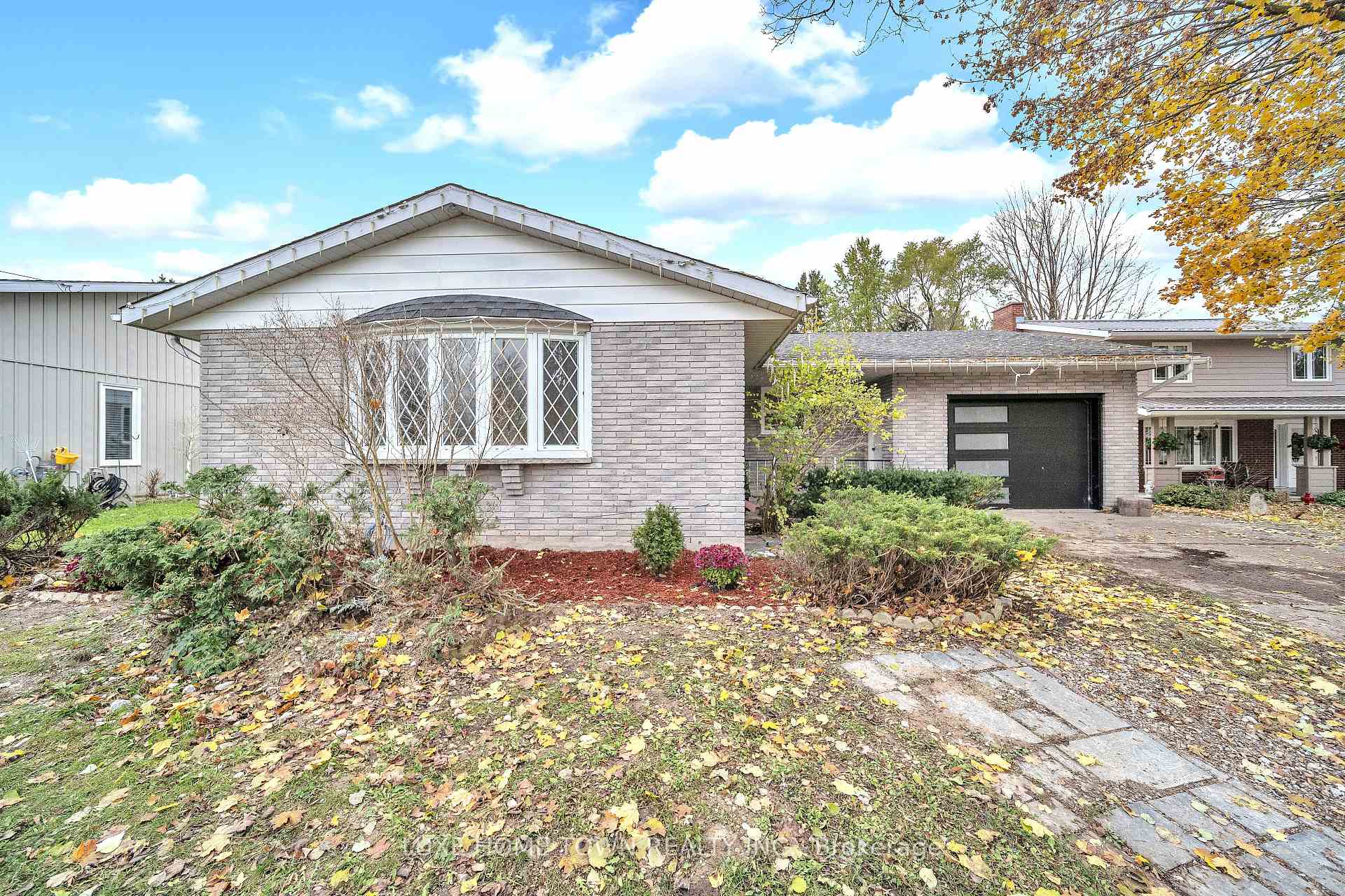 5 Centennial Drive, Brockton — photo 4 of 5