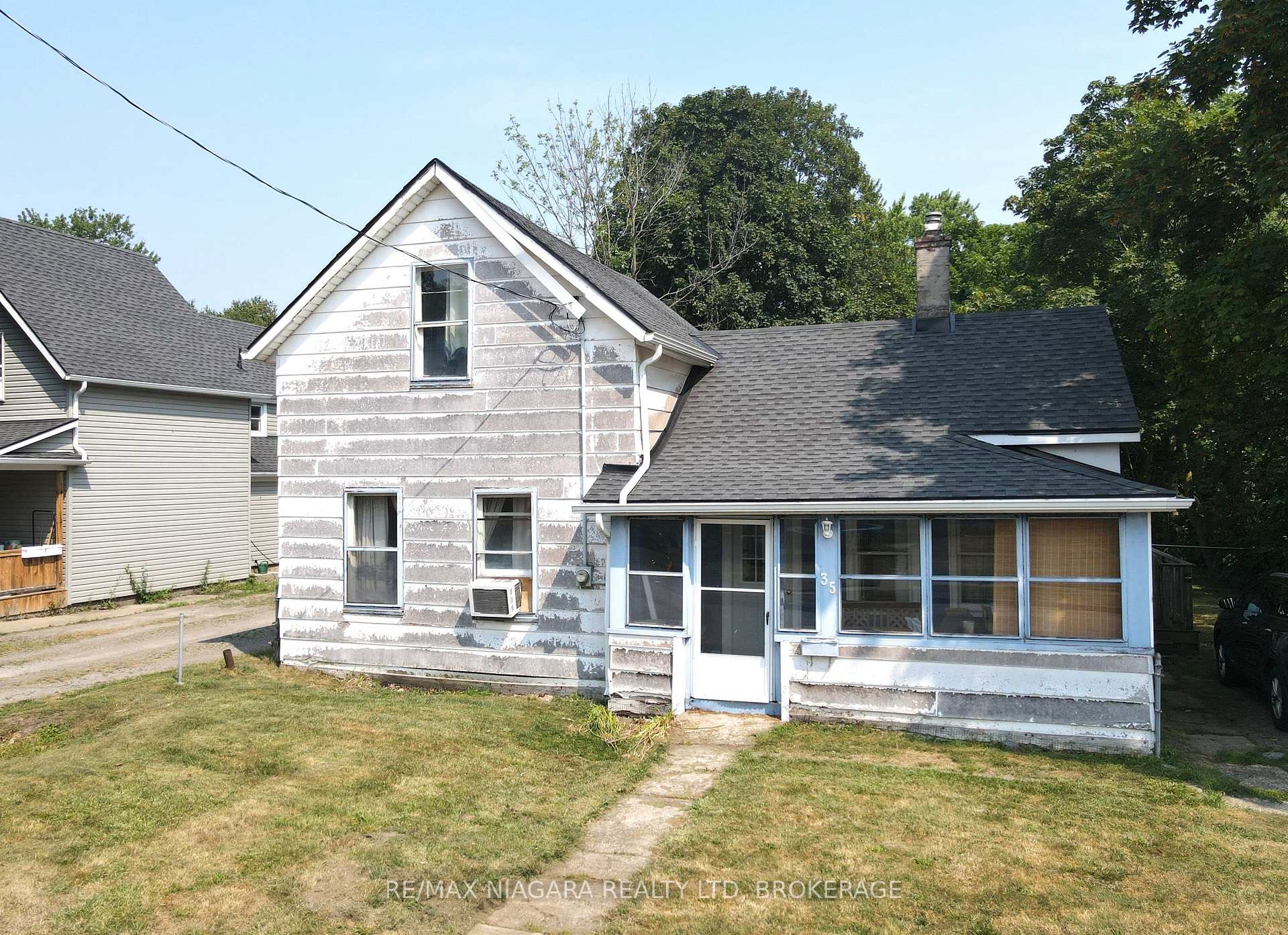 35 Forsythe Street, Fort Erie, ON L2A 1X1 — Fort Erie, Ontario