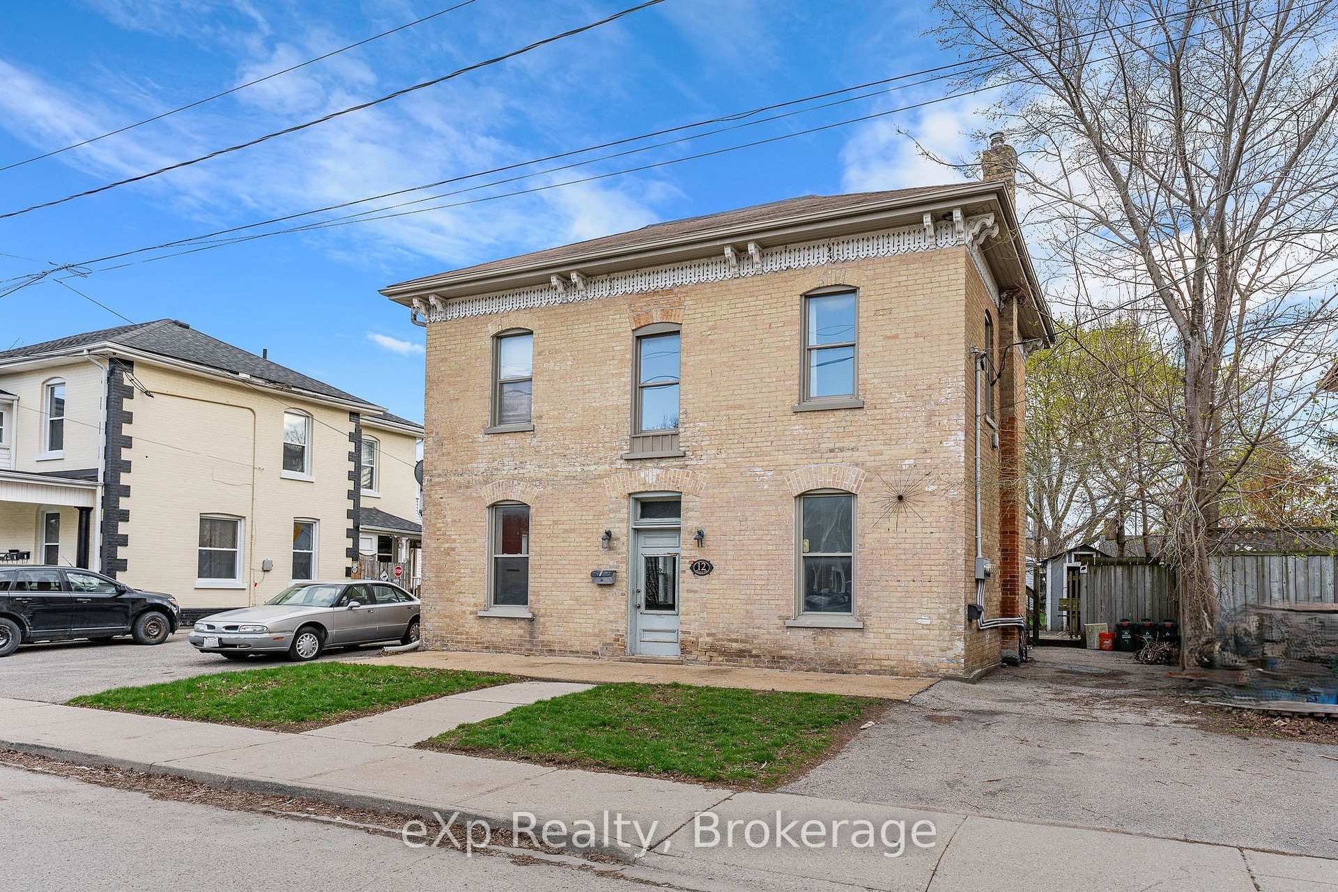 12 Fleet Street, Brantford — photo 2 of 5