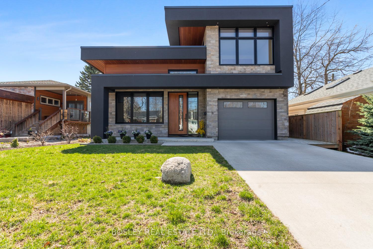 271B Tweed Street, Cobourg — photo 3 of 5