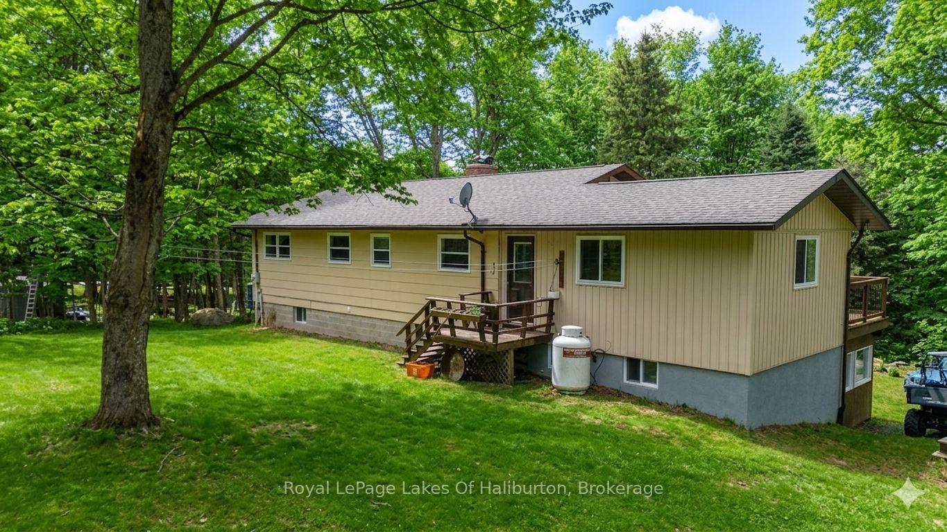1096 Chelsea Lane, Algonquin Highlands — photo 2 of 5