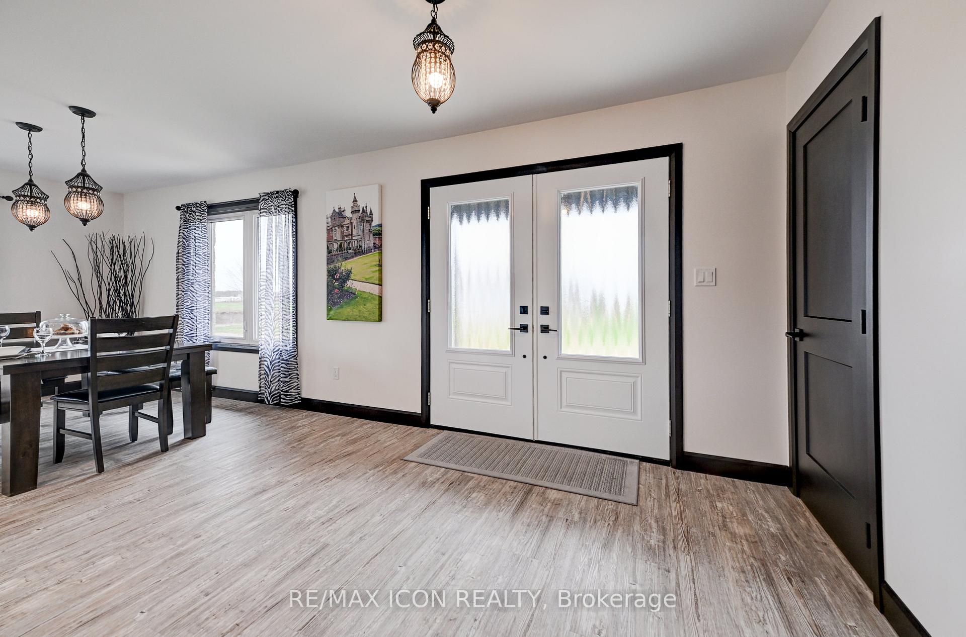 224242 Southgate 22 Road, Southgate — photo 3 of 5