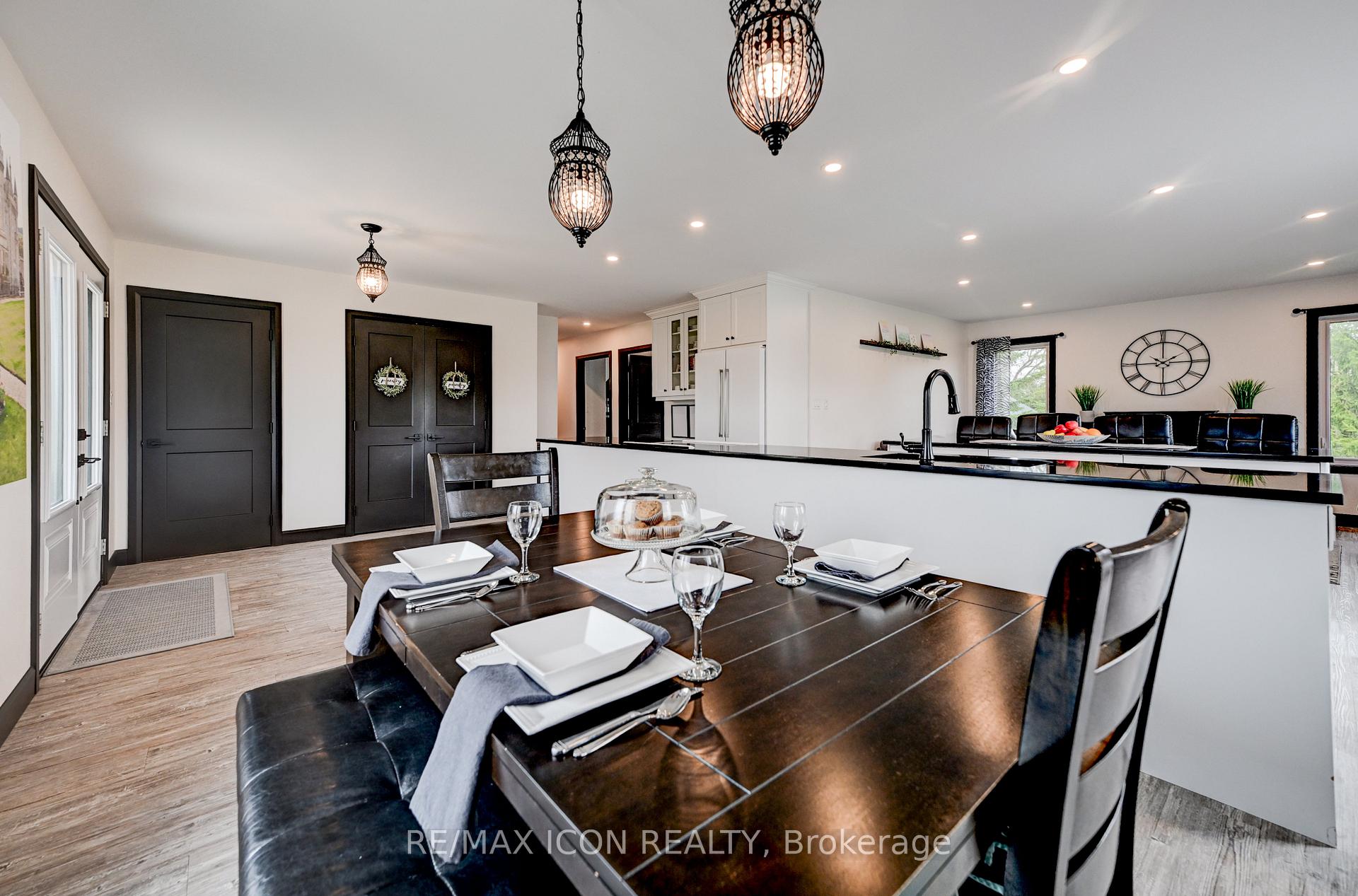 224242 Southgate 22 Road, Southgate — photo 4 of 5