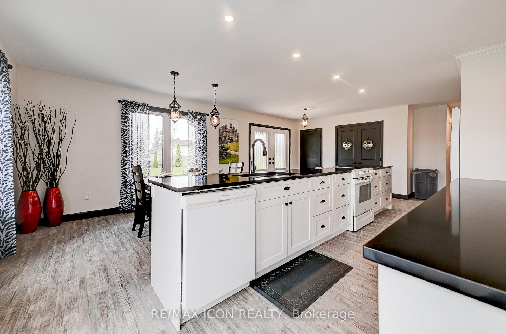 224242 Southgate 22 Road, Southgate — photo 5 of 5