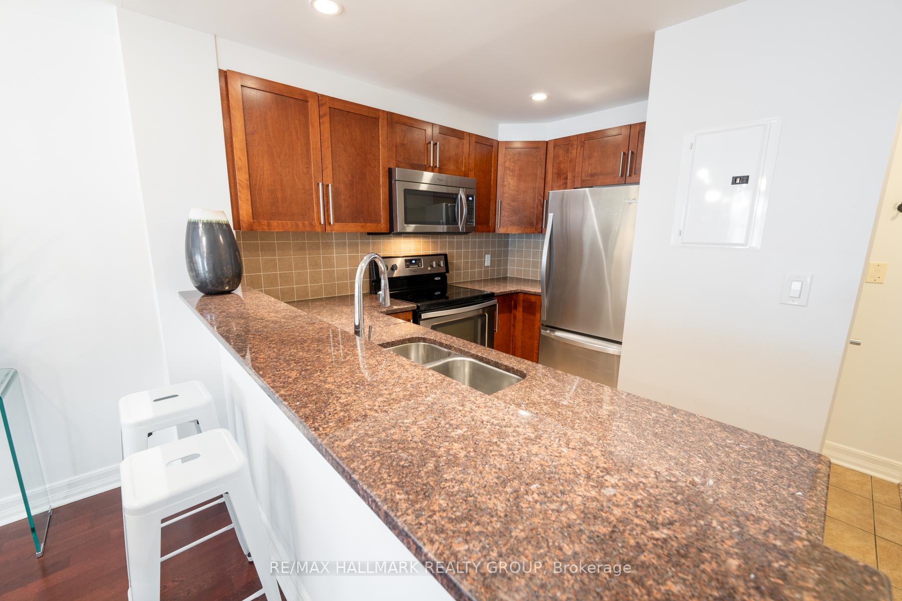 200 Besserer Street 1007, Lower Town - Sandy Hill — photo 5 of 5