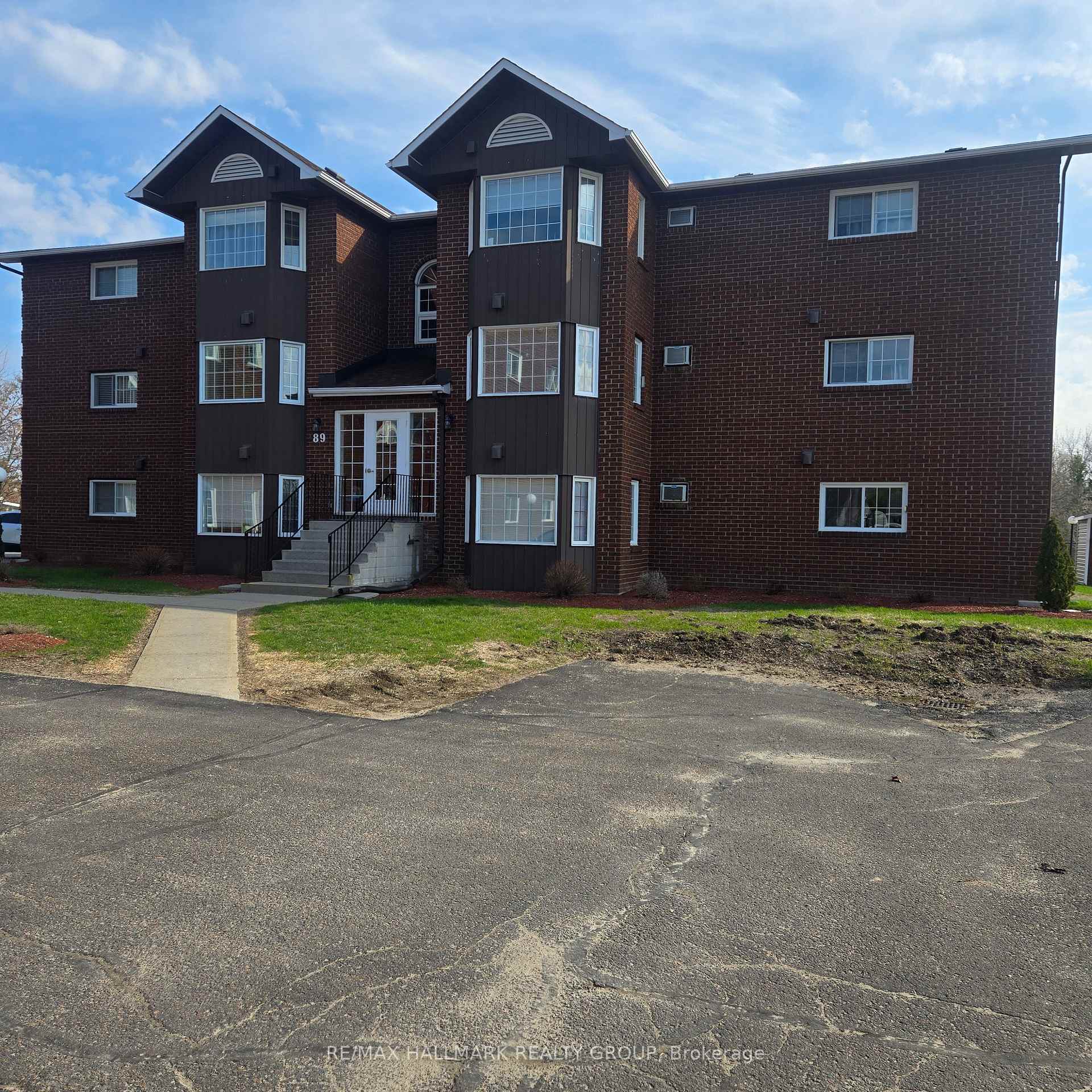 89 edey Street W 1B, Arnprior — photo 2 of 5