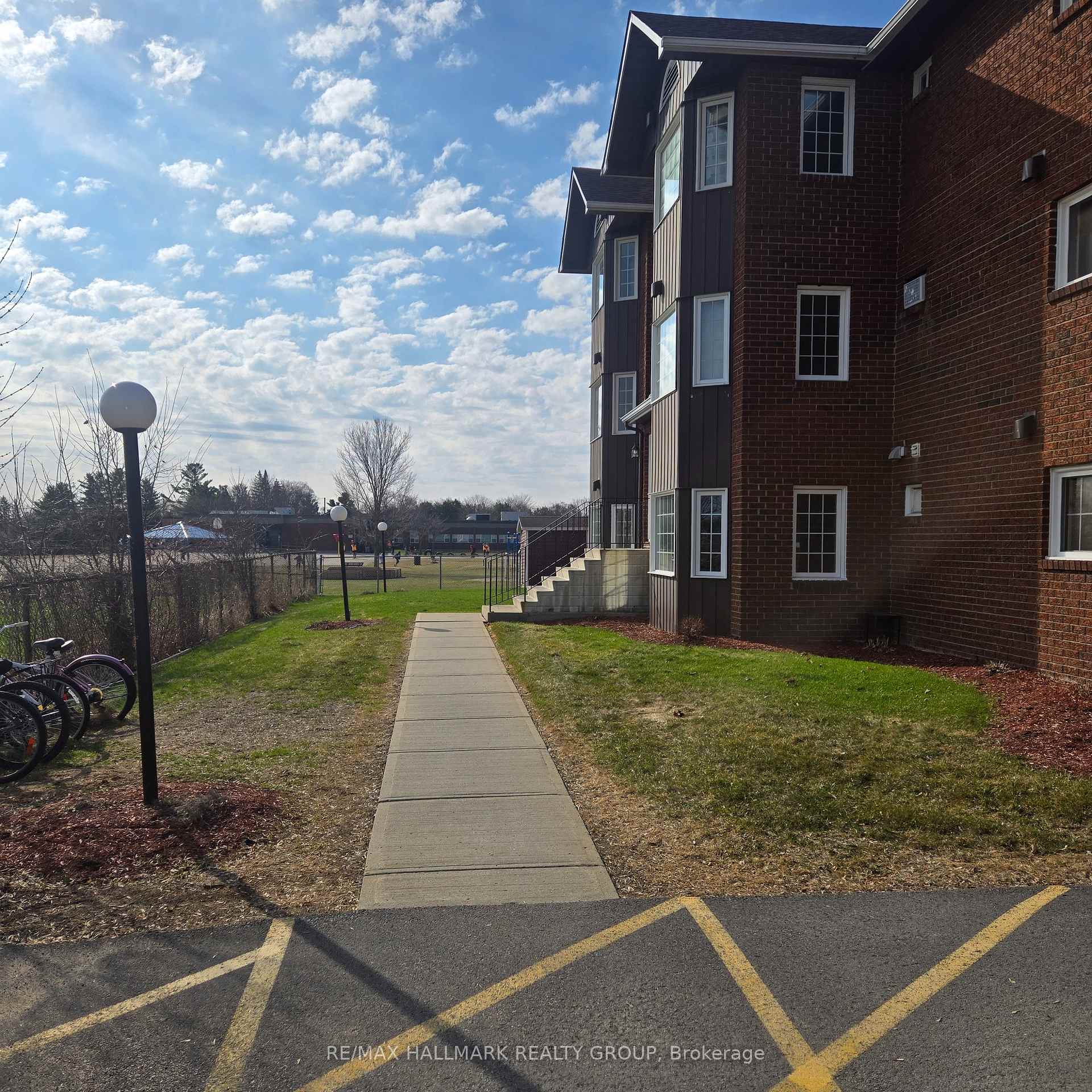 89 edey Street W 1B, Arnprior — photo 4 of 5