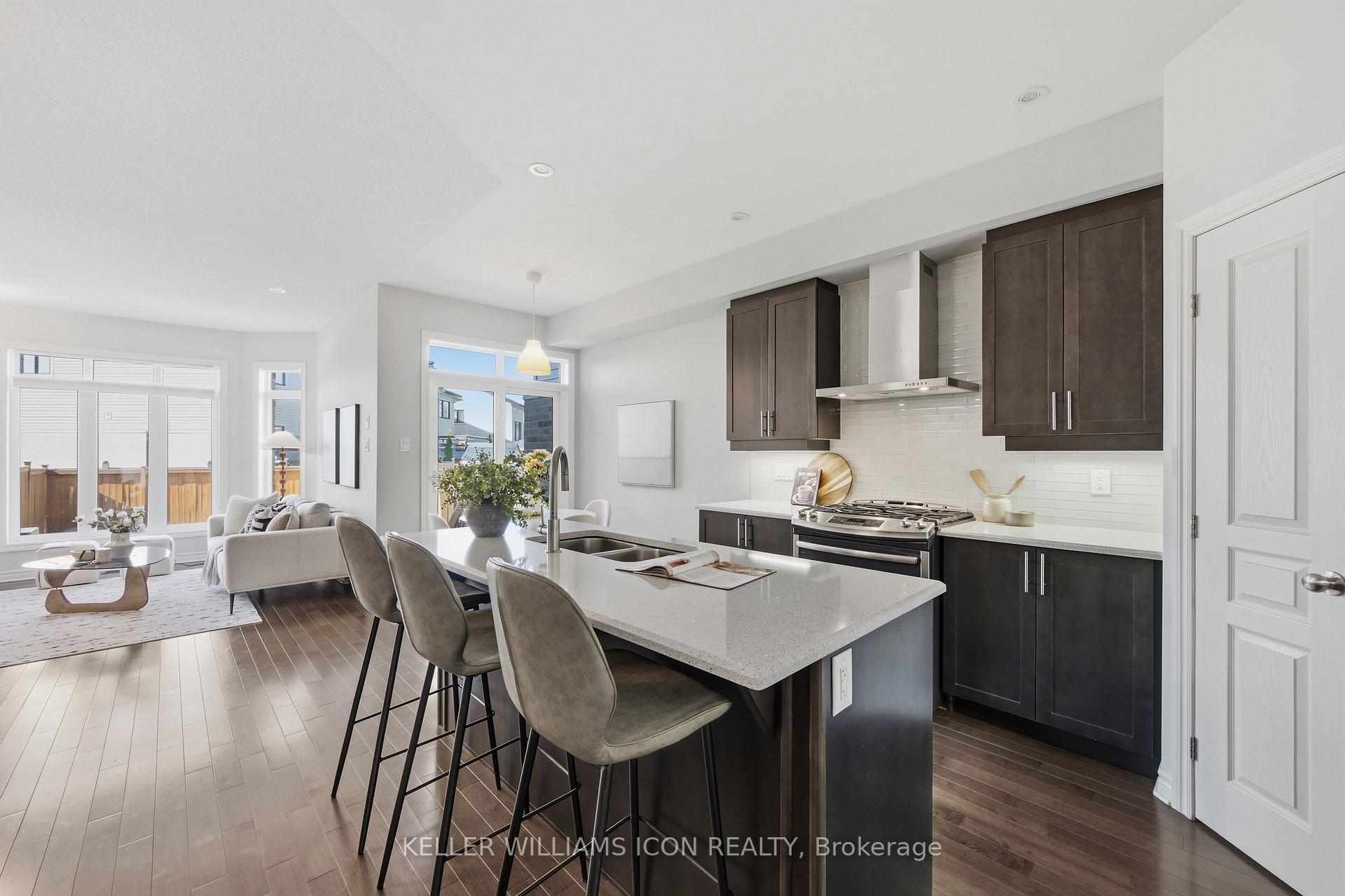 636 Tennant Way, Blossom Park - Airport and Area — photo 5 of 5
