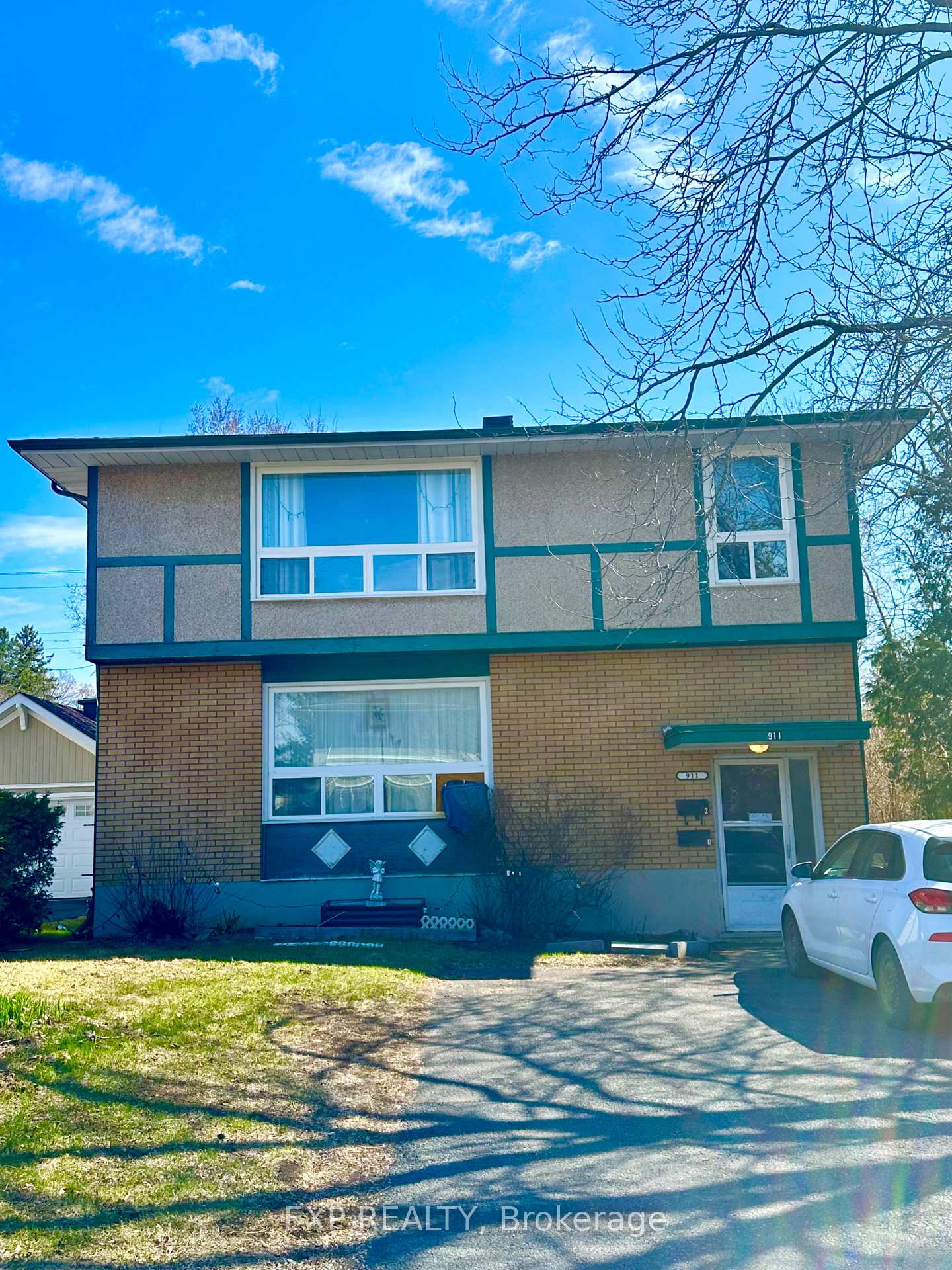 911 PINEWOOD Crescent, Britannia Heights - Queensway Terrace N and Area, ON K2B 5Y3