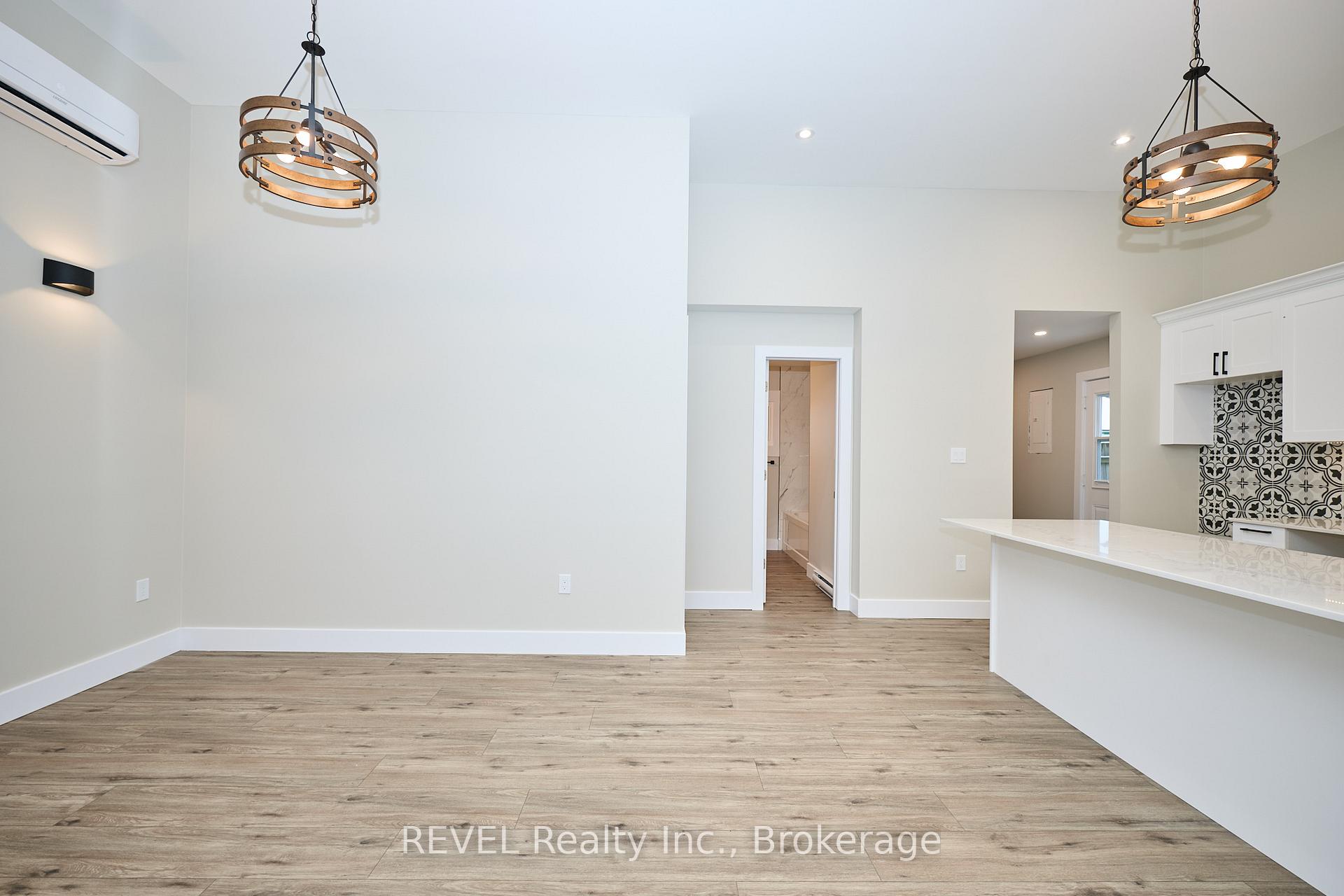 406 Hennepin Avenue, Welland — photo 3 of 5