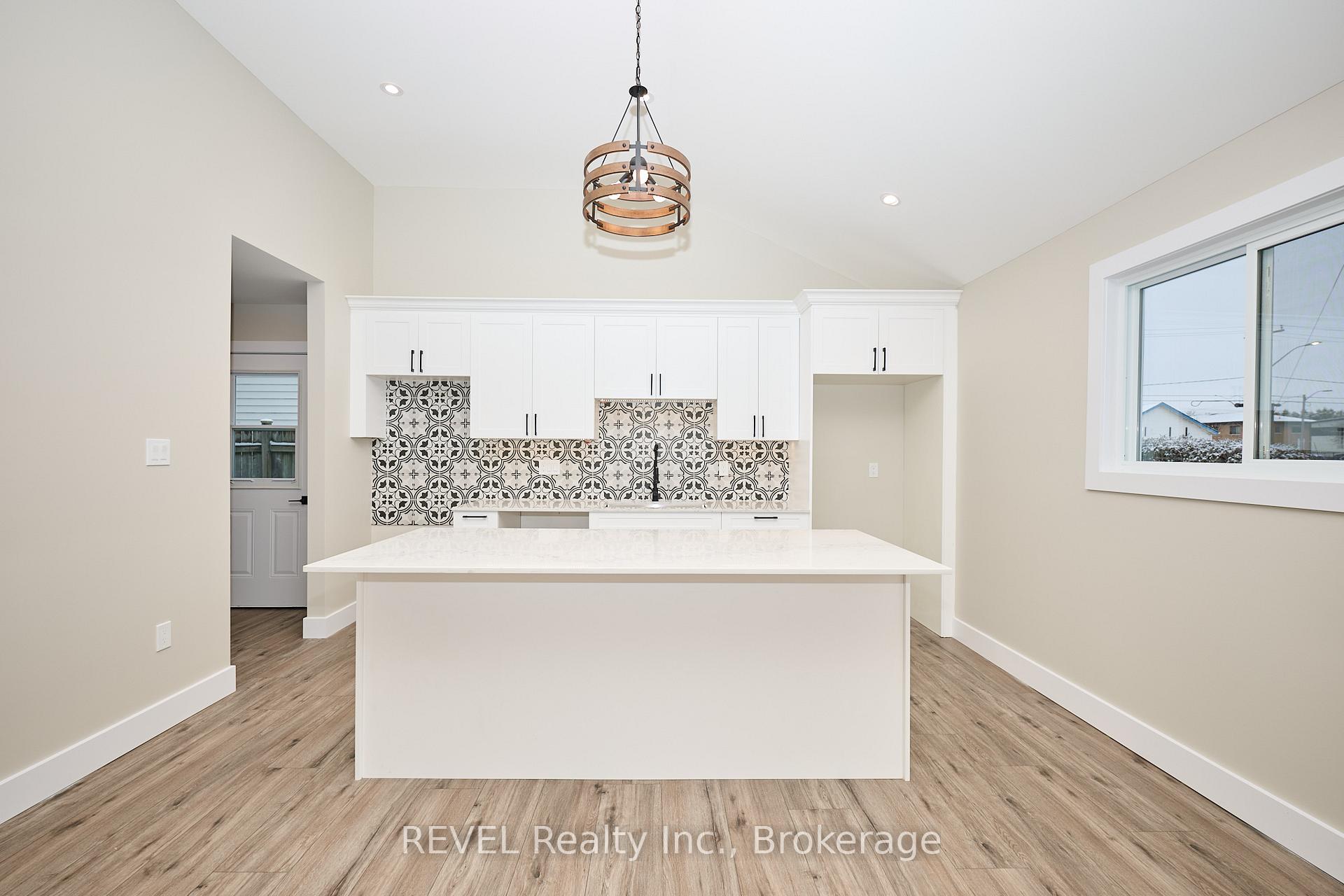 406 Hennepin Avenue, Welland — photo 5 of 5