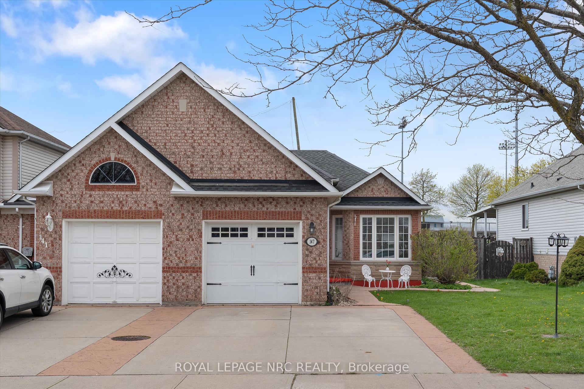147 St. Lawrence Drive, Welland, ON L3C 7H6 — Welland, Ontario