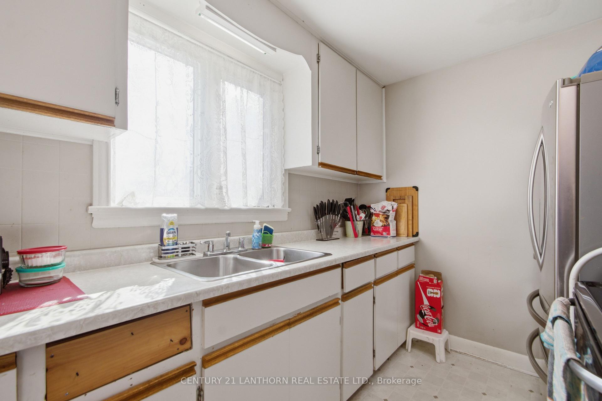 1 Clarke Boulevard, Belleville — photo 4 of 5