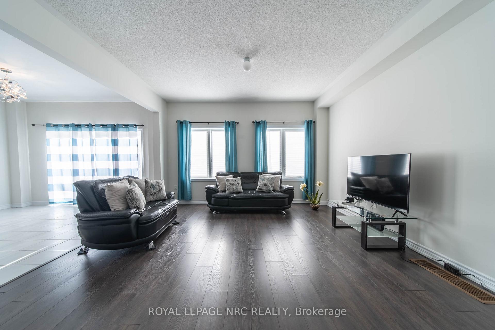 97 Tumblewood Place, Welland — photo 2 of 5