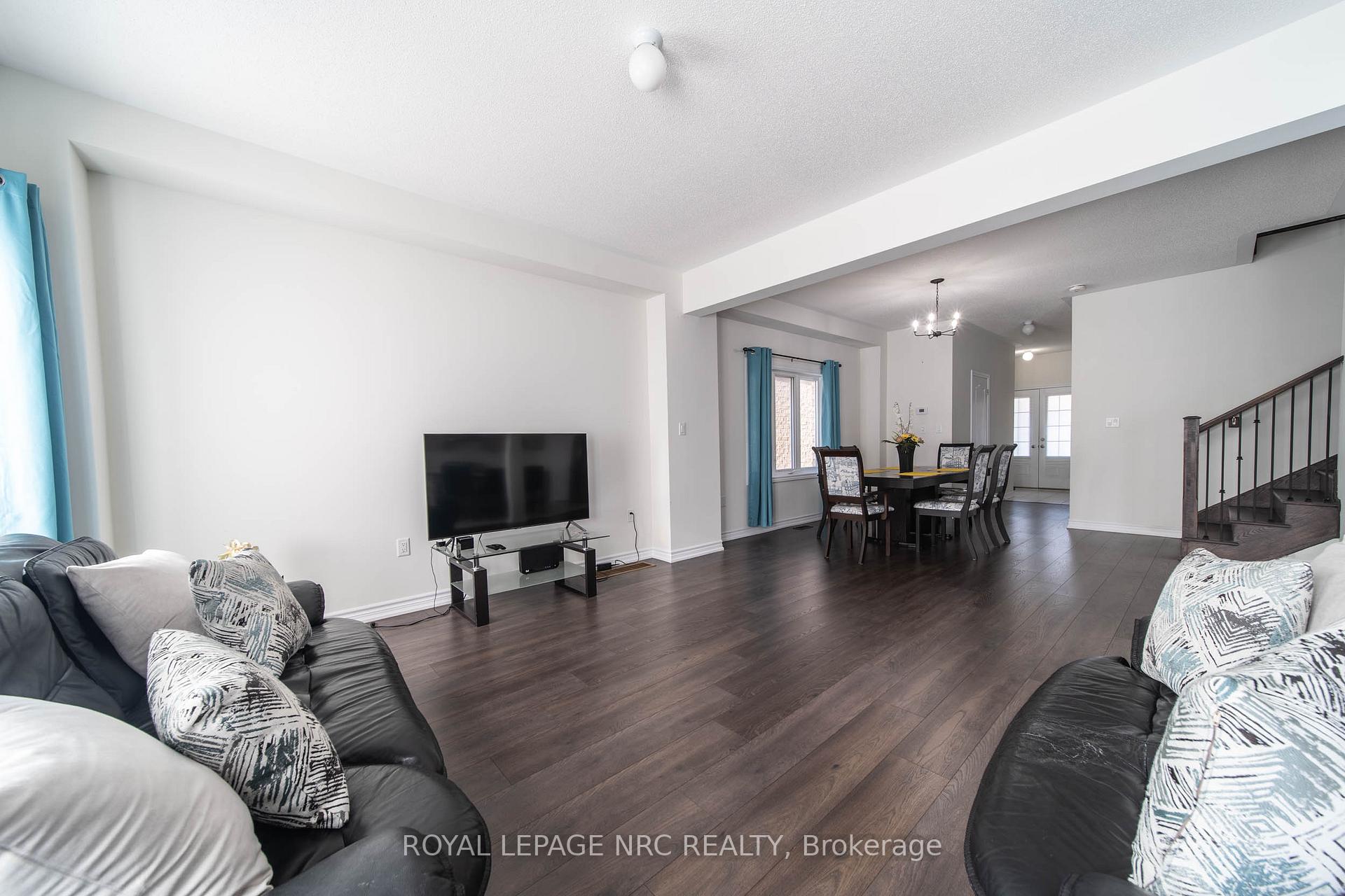 97 Tumblewood Place, Welland — photo 3 of 5