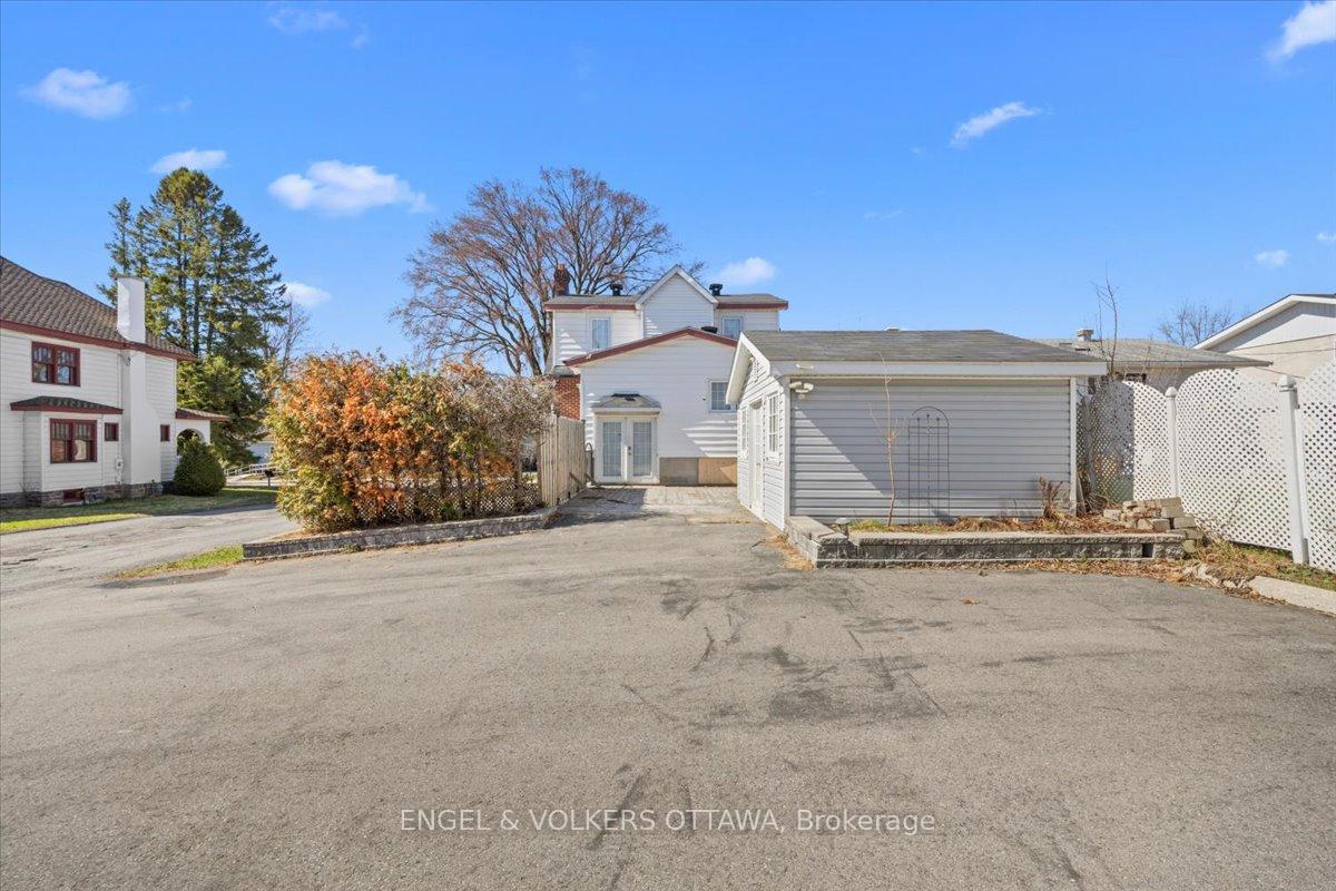 801 St Jean Street, Clarence-Rockland — photo 2 of 5