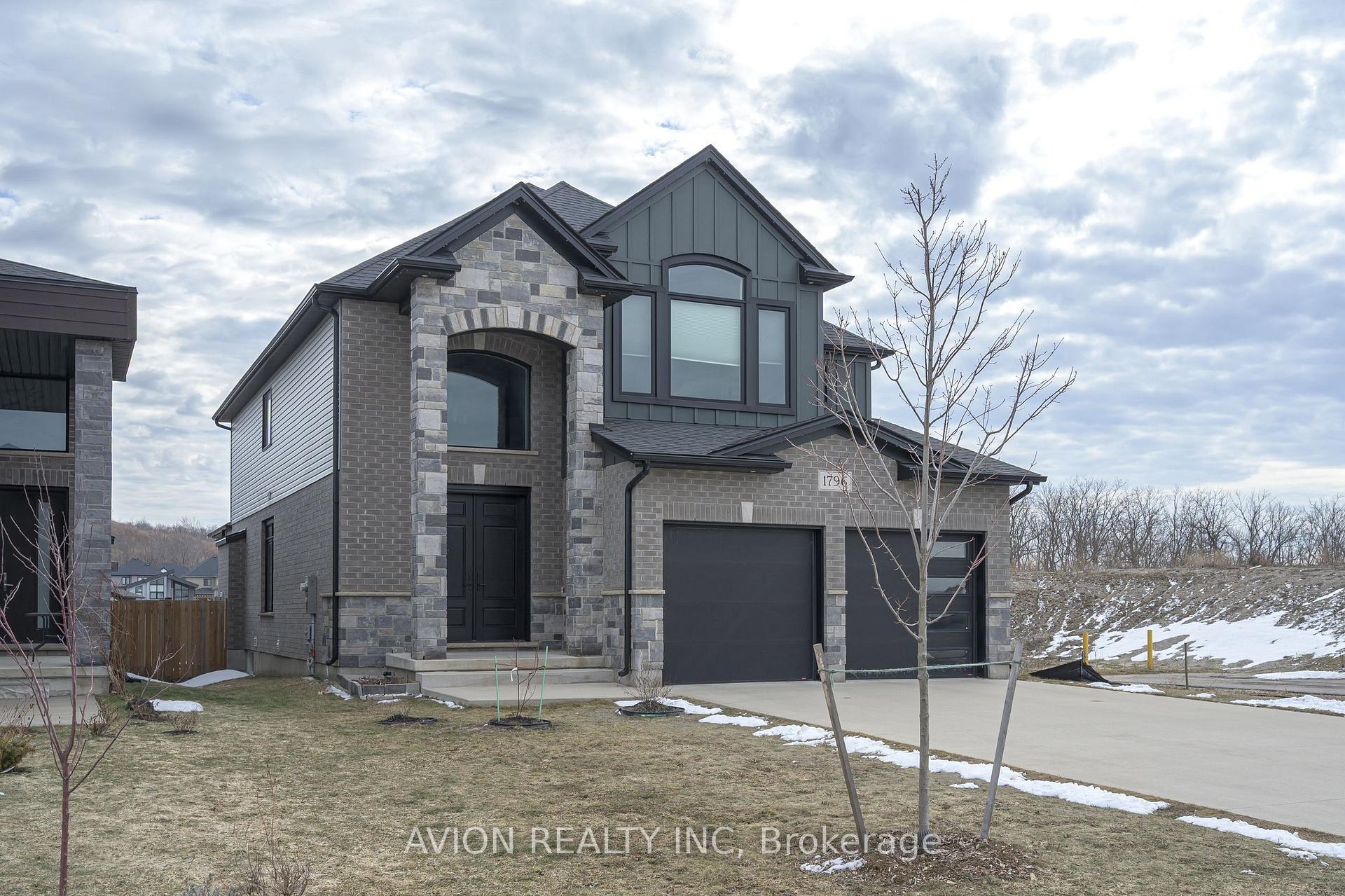 1796 BRAYFORD Avenue, London South — photo 2 of 5