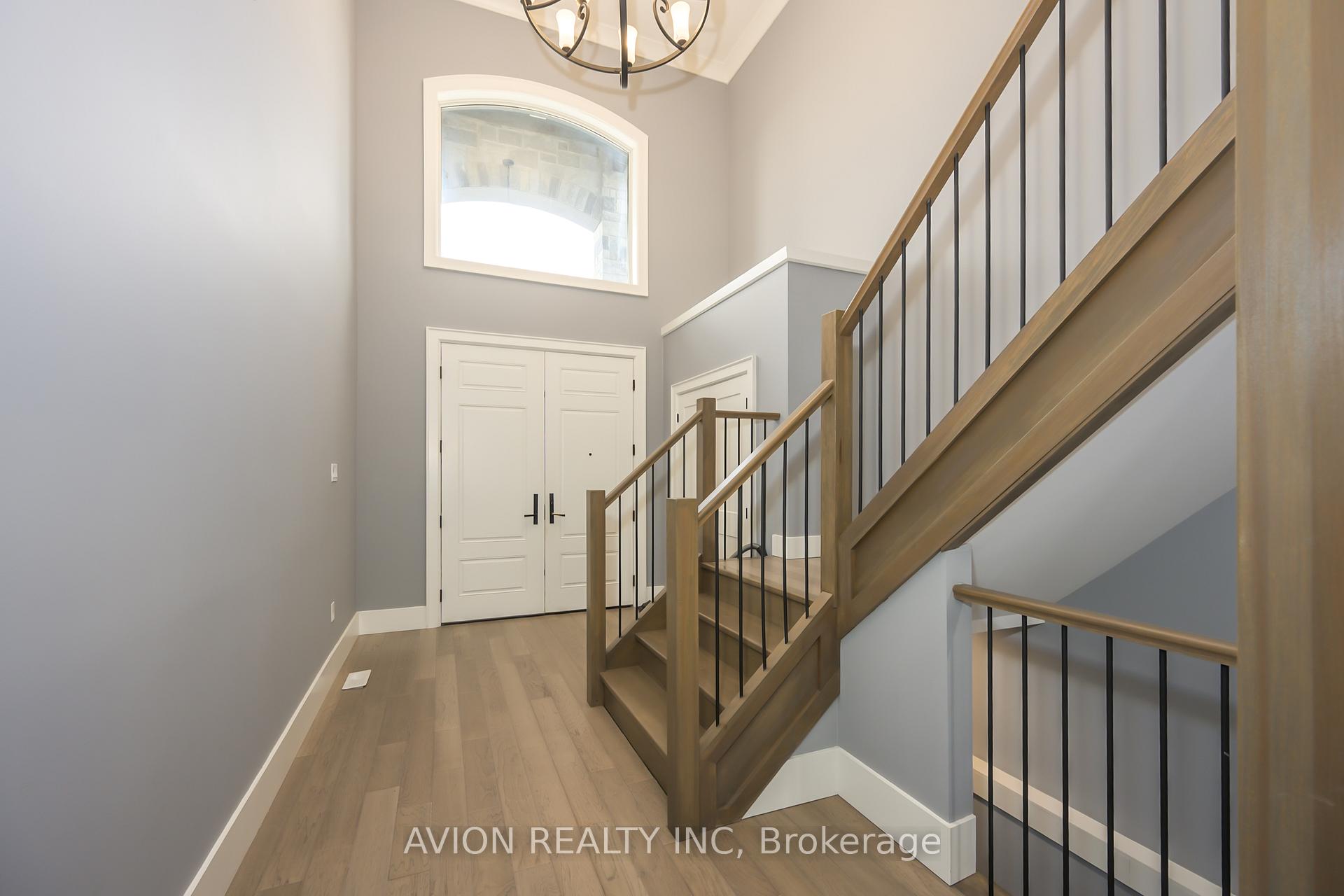 1796 BRAYFORD Avenue, London South — photo 4 of 5