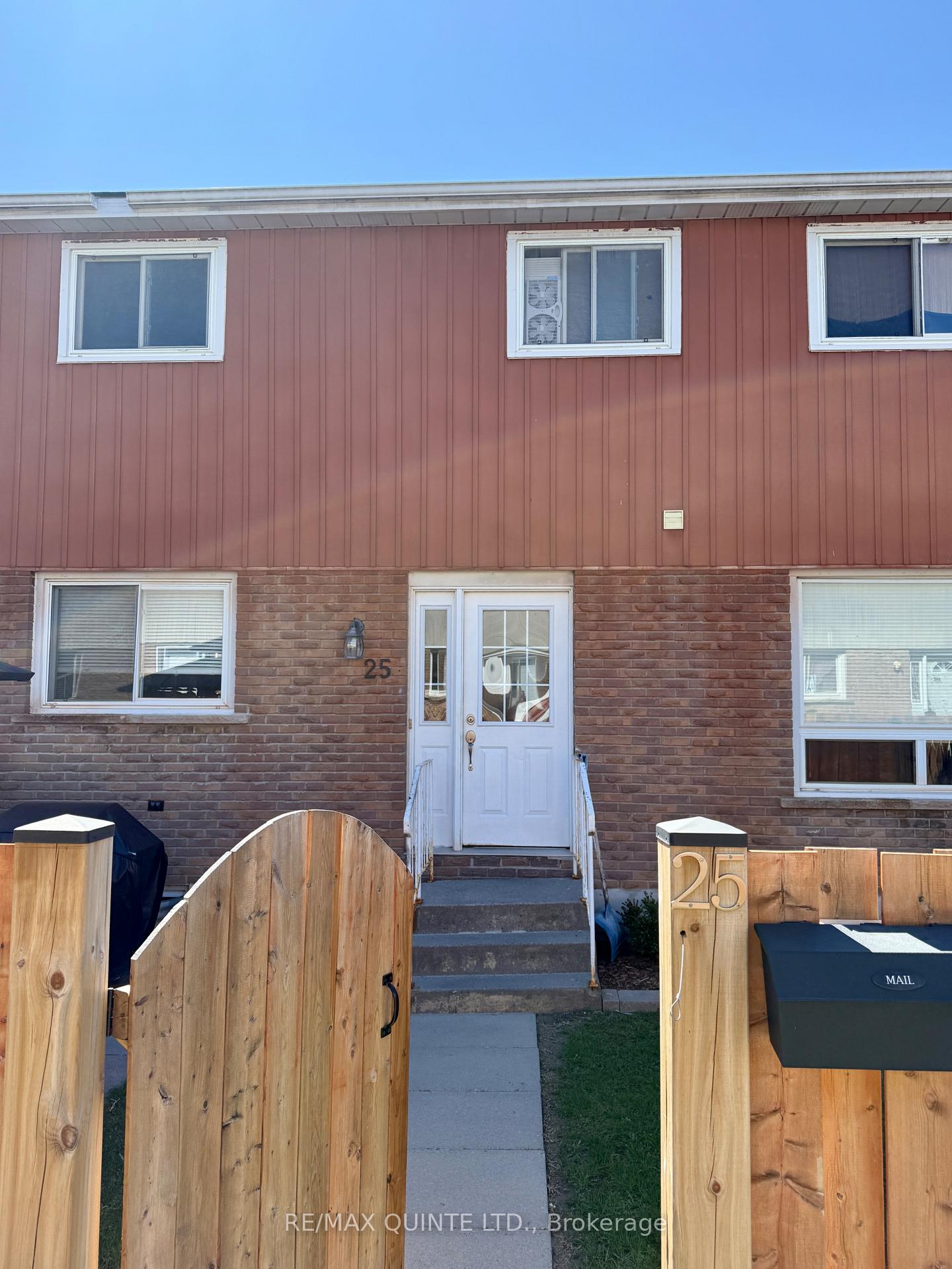 17 Tracey Park Drive 25, Belleville, ON K8P 4R4 — Belleville, Ontario