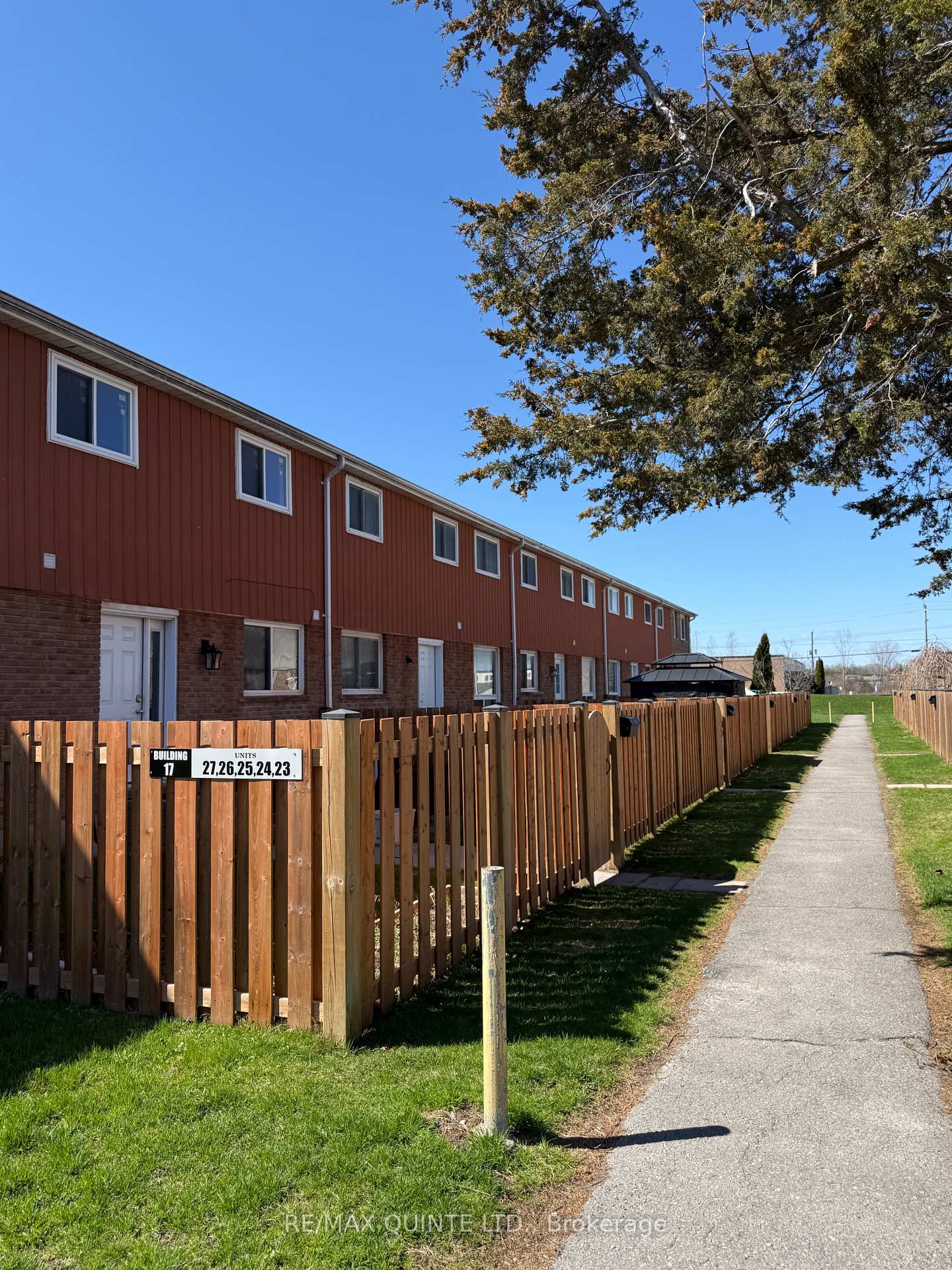 17 Tracey Park Drive 25, Belleville — photo 2 of 5