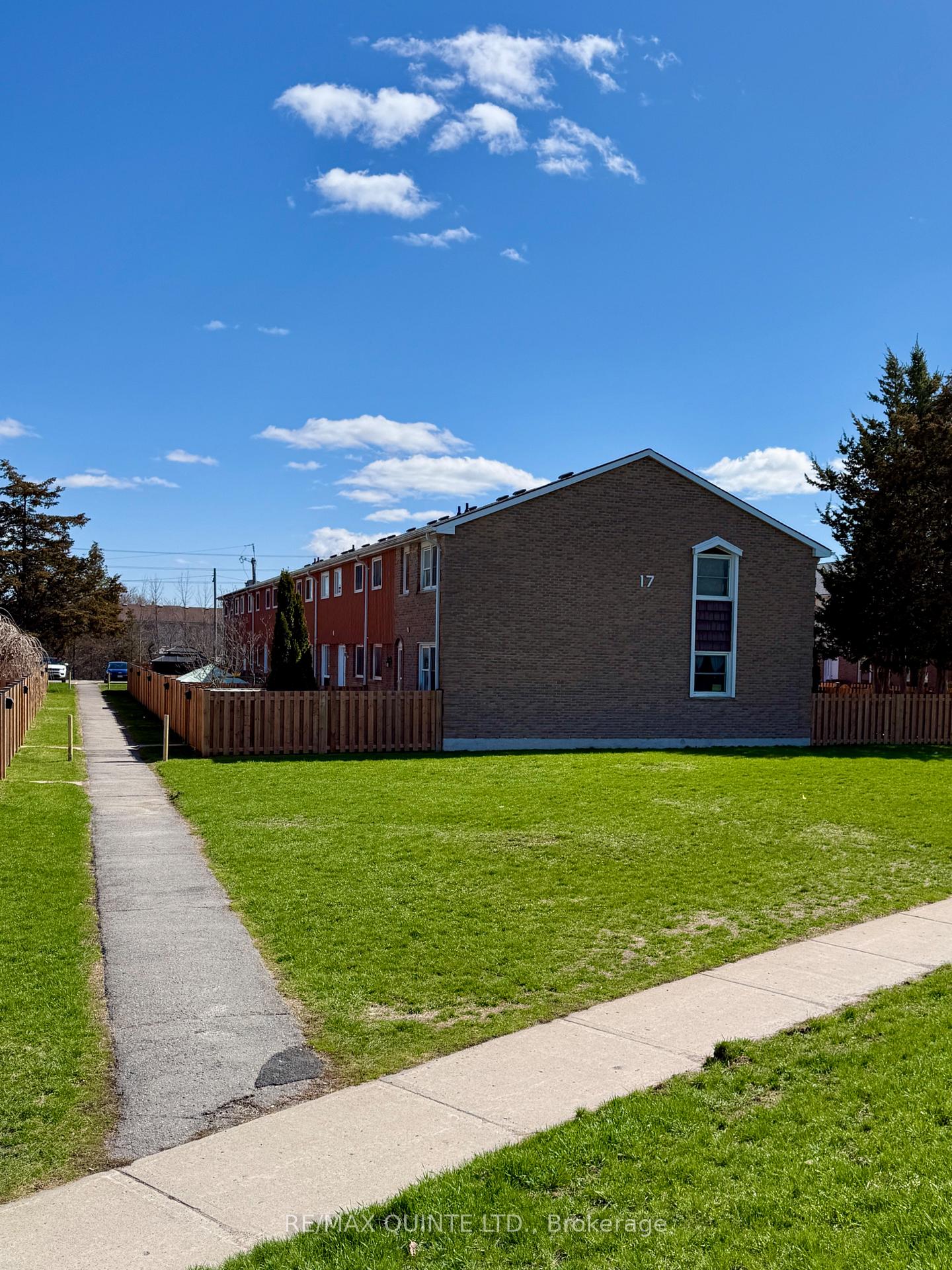 17 Tracey Park Drive 25, Belleville — photo 3 of 5