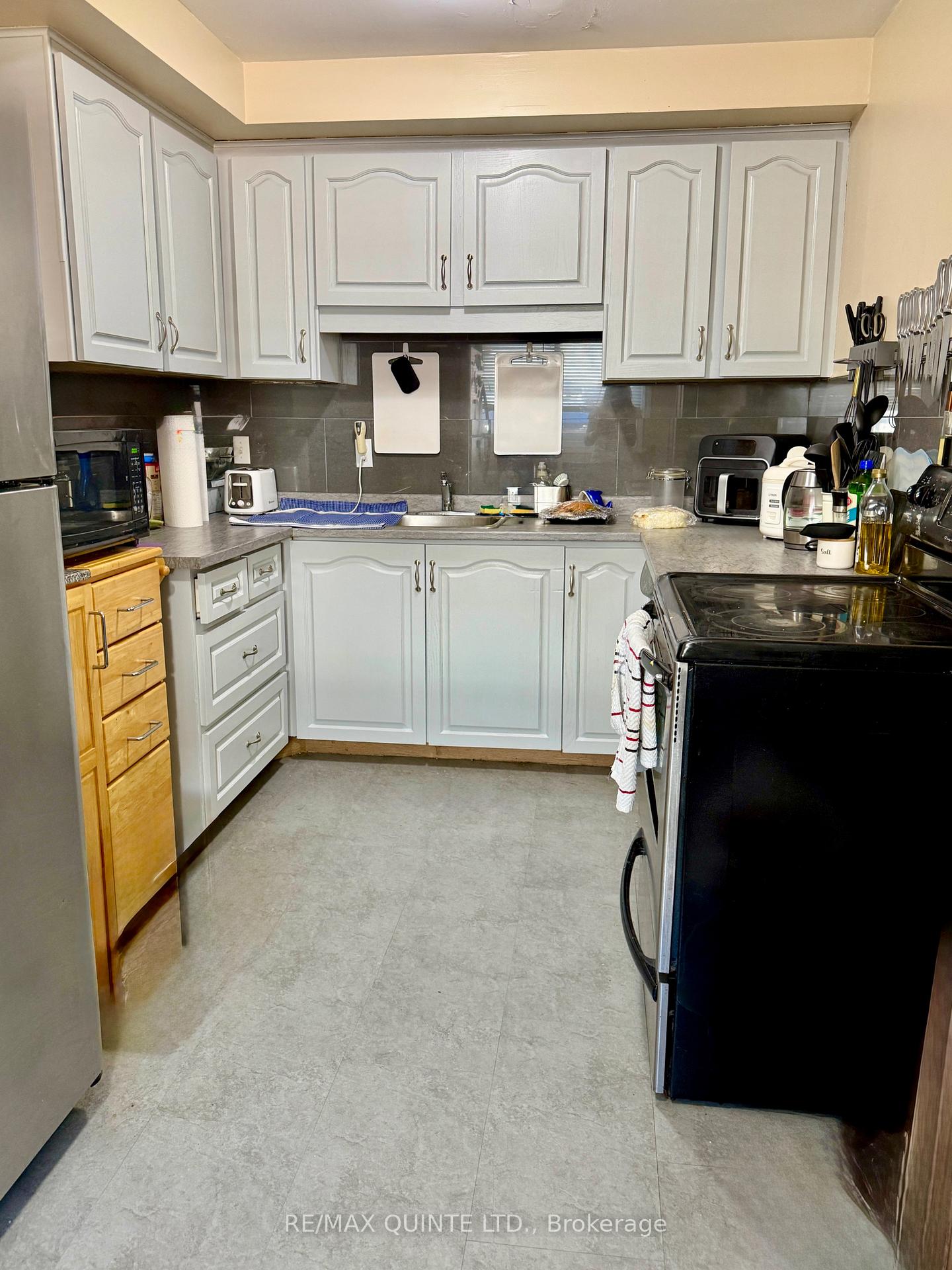 17 Tracey Park Drive 25, Belleville — photo 4 of 5