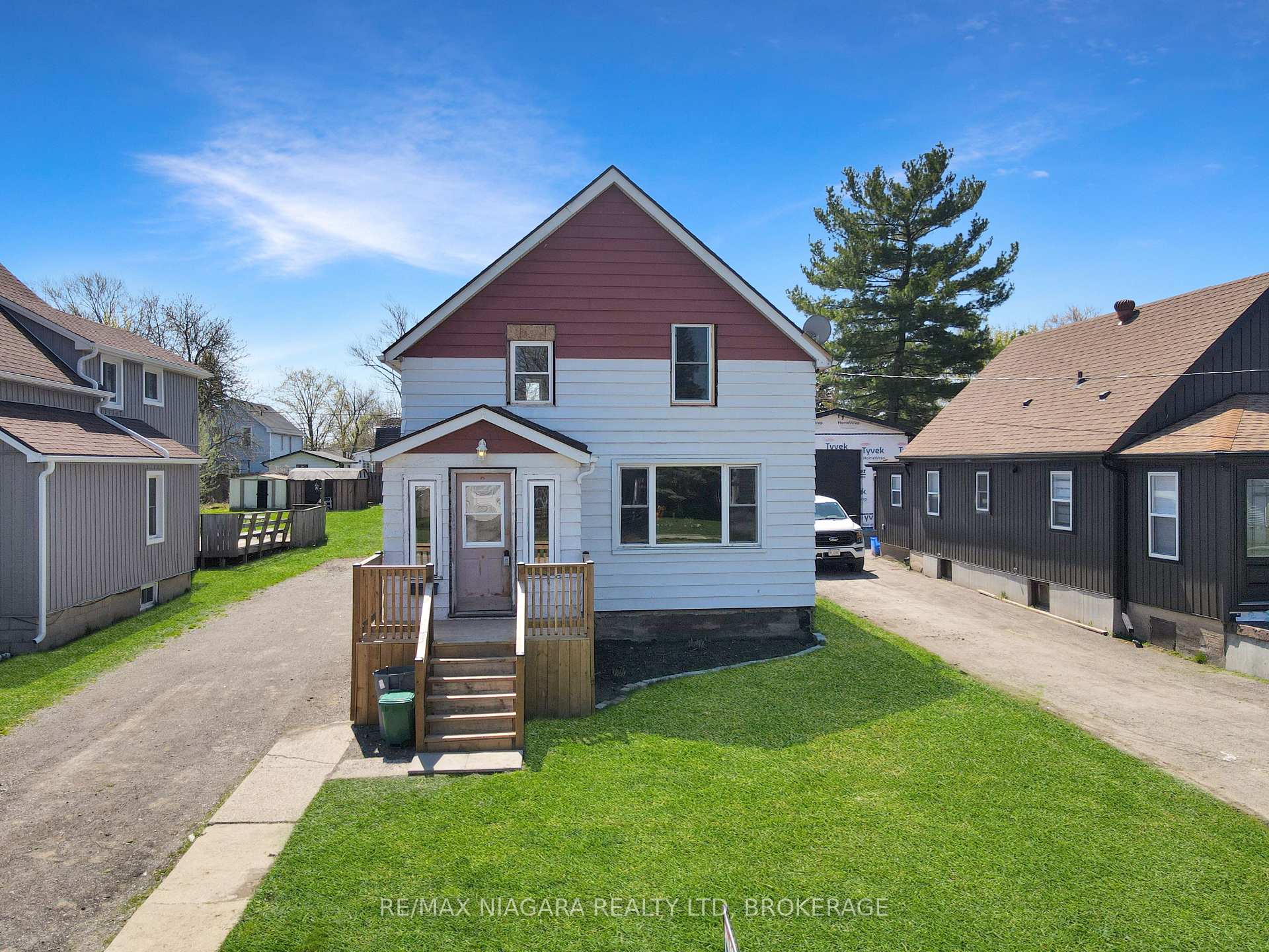 351 Brock Street, Fort Erie — photo 2 of 5
