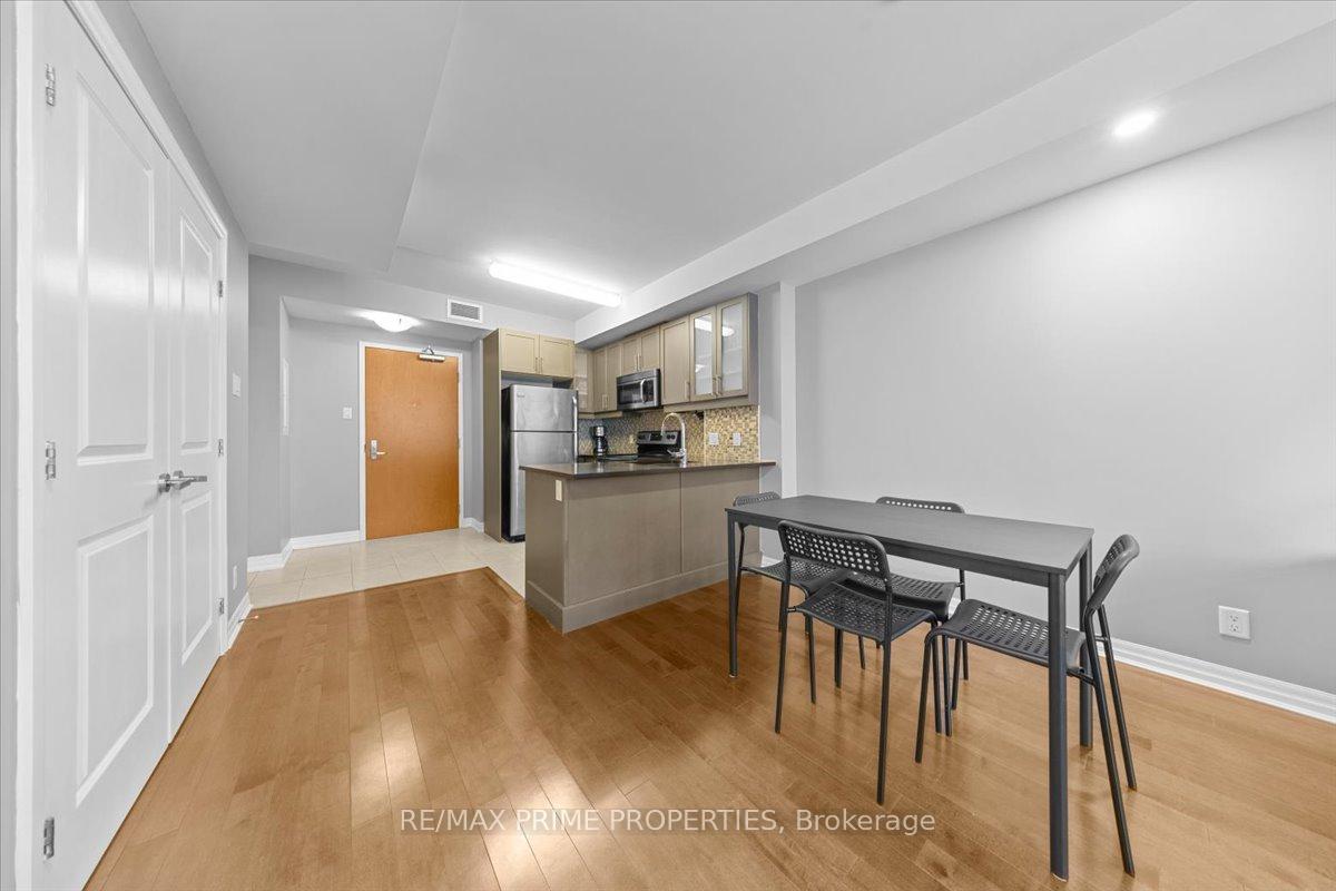 242 Rideau Street 2107, Lower Town - Sandy Hill — photo 3 of 5