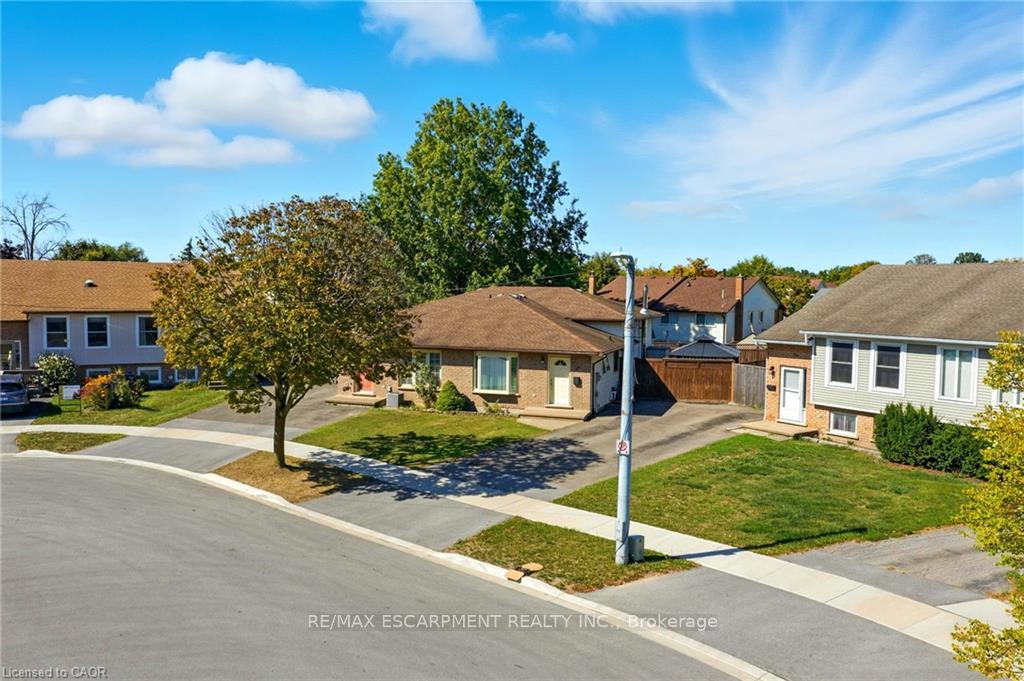 30 Rainbow Court, Welland, ON L3C 6R4 — Welland, Ontario
