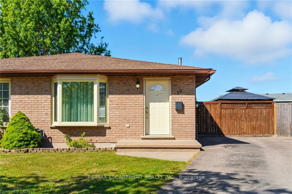 30 Rainbow Court, Welland — photo 2 of 5