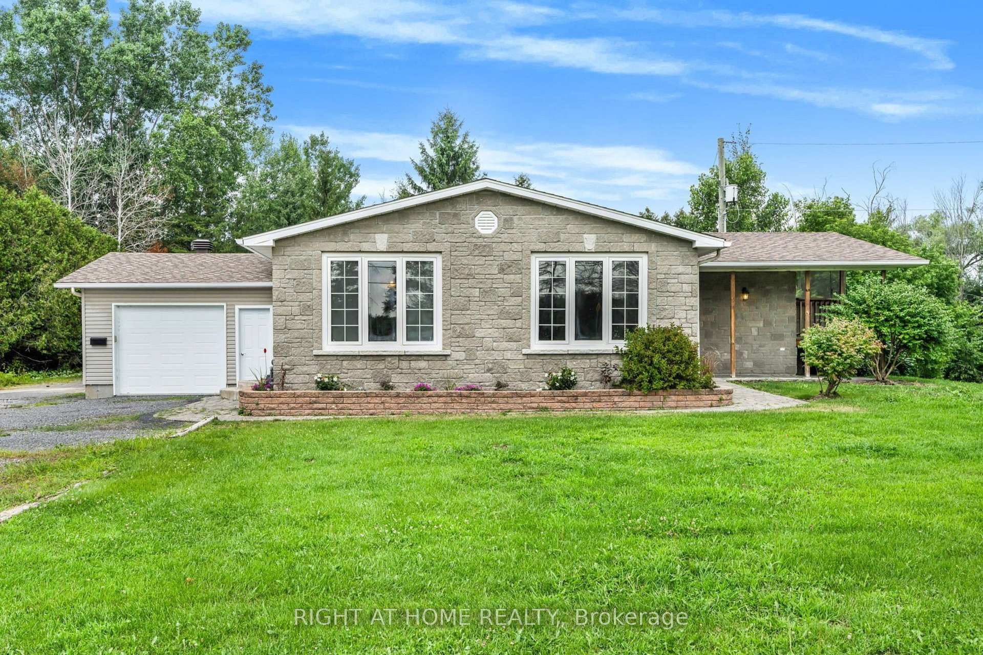 353 Russell Road, Clarence-Rockland, ON K0A 2A0 — Clarence-Rockland, Ontario