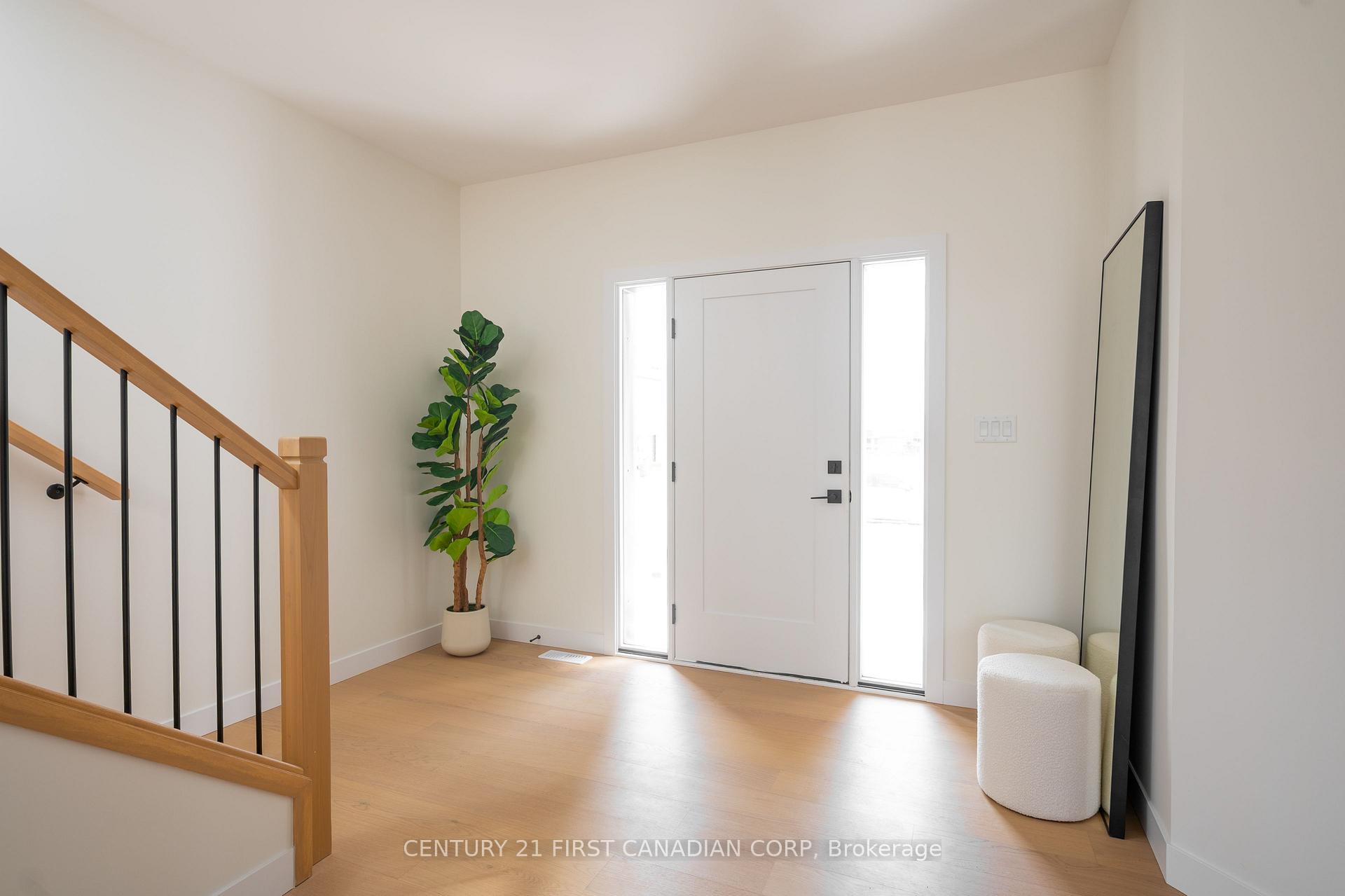 1378 Shields Place, London North — photo 4 of 5