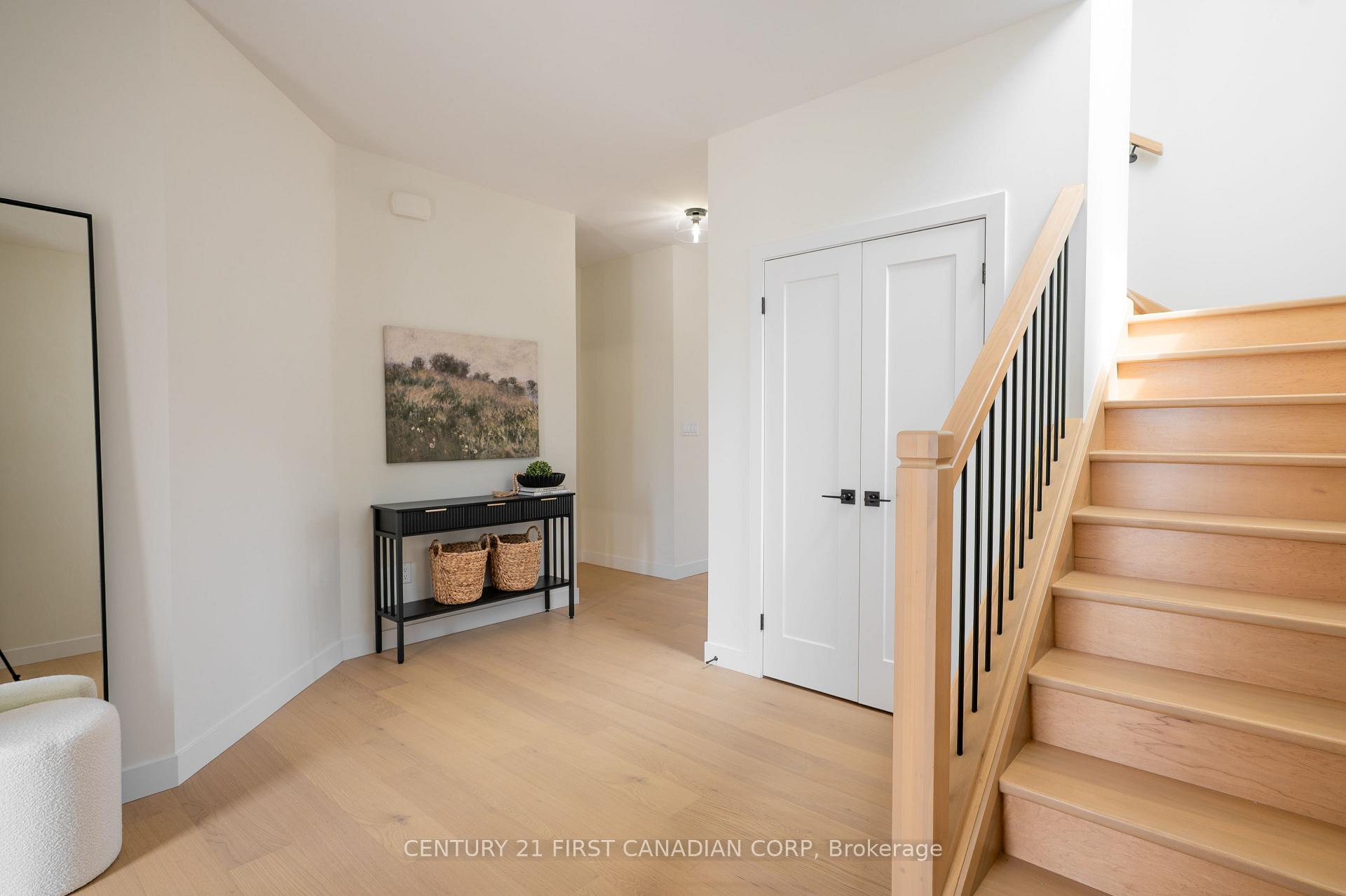 1378 Shields Place, London North — photo 5 of 5