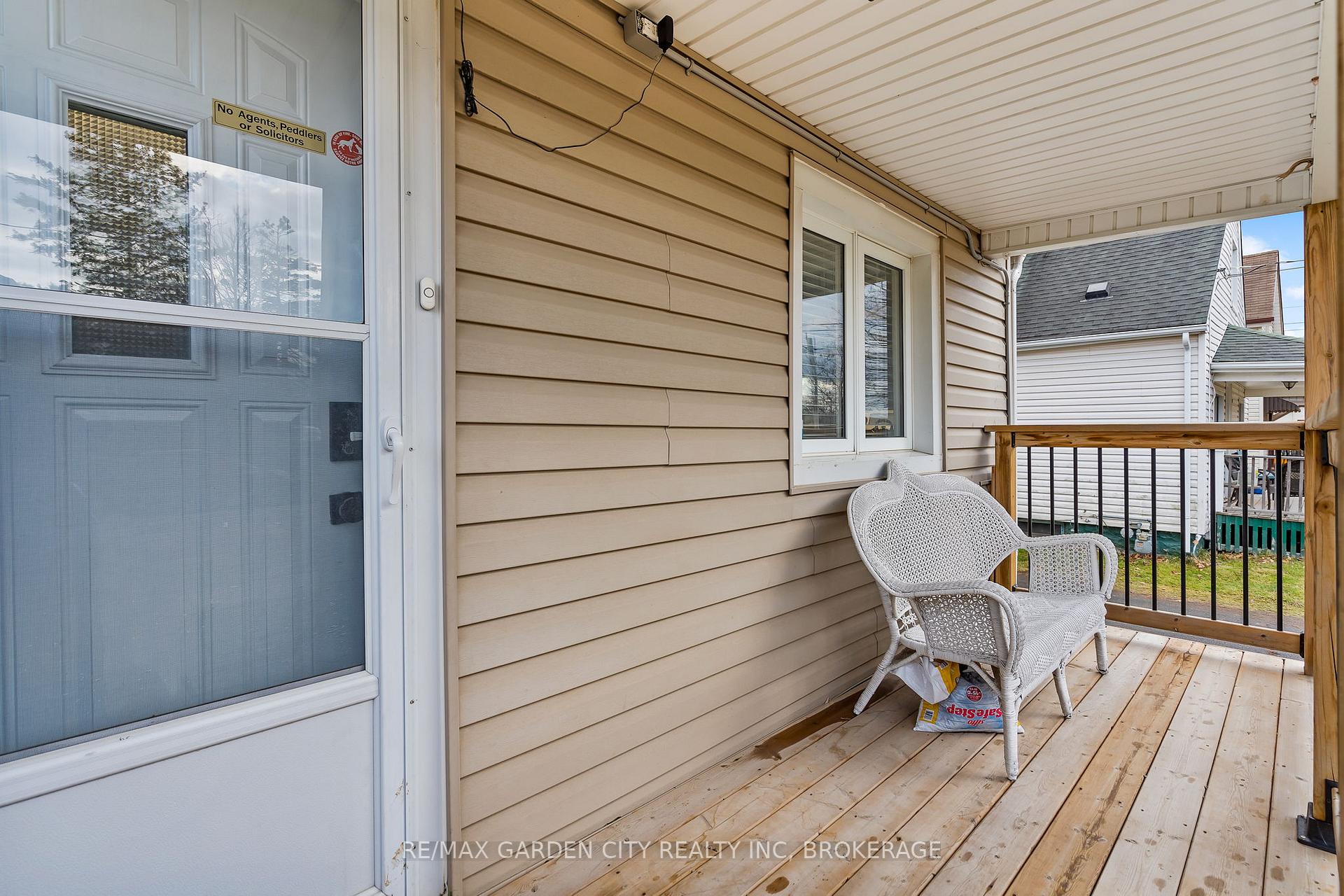 291 ALBERTA Street, Welland — photo 4 of 5