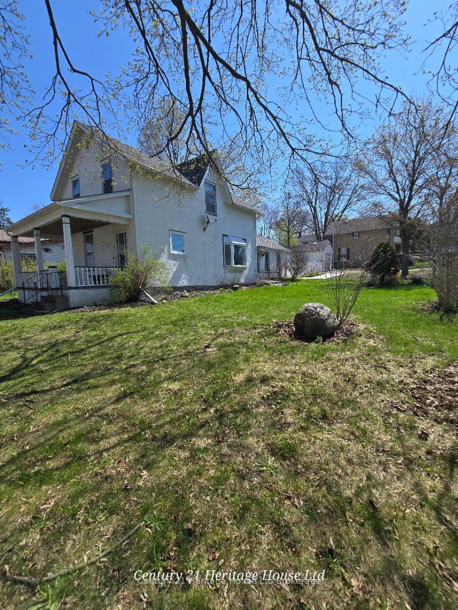 152 Charles Street E, Ingersoll — photo 2 of 5