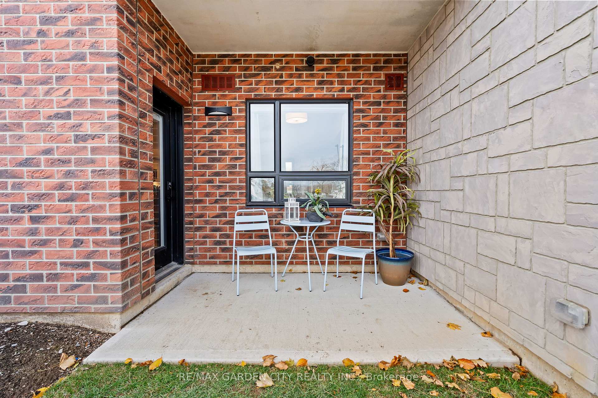3998 Victoria Avenue 105, Lincoln — photo 4 of 5