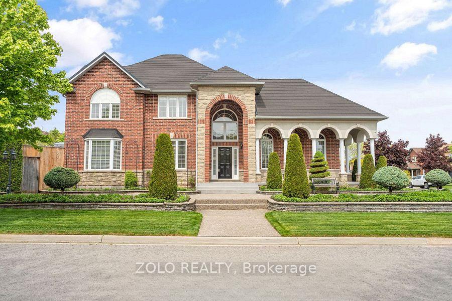 42 Vinifera Drive, Grimsby — photo 2 of 5