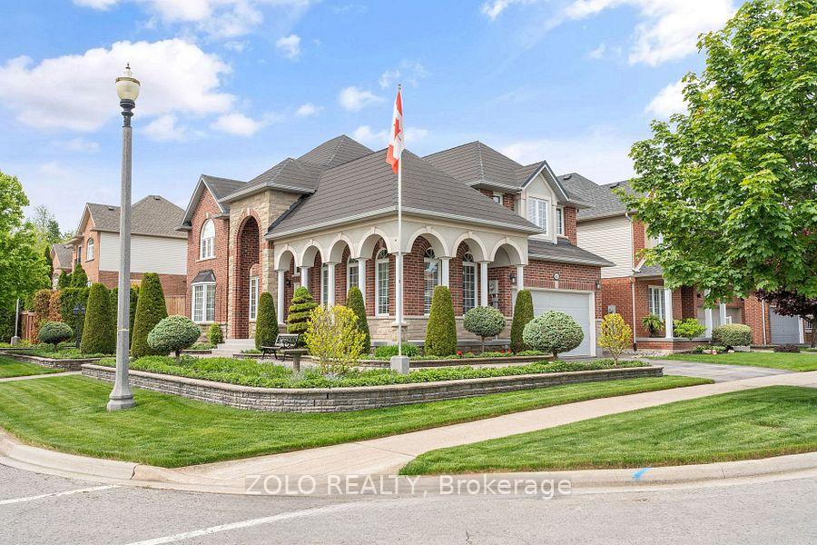 42 Vinifera Drive, Grimsby — photo 4 of 5