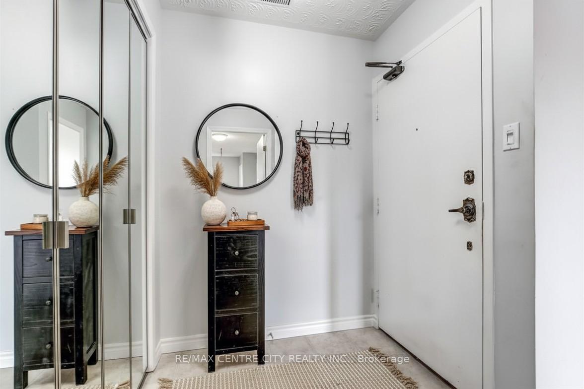 125 Elm Street 11, St. Thomas — photo 5 of 5