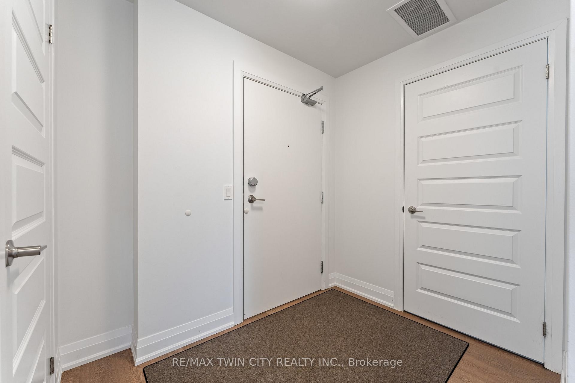 88 Gibson Street 209, North Dumfries — photo 2 of 5