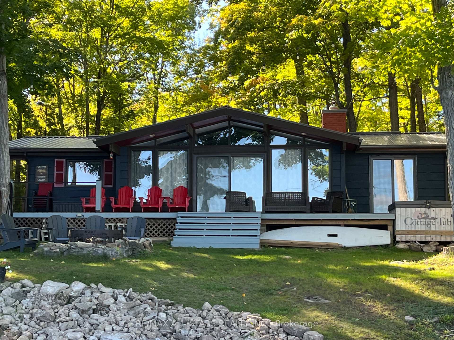 686 Grand Island, Kawartha Lakes — photo 2 of 5
