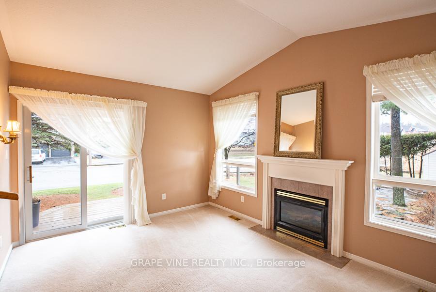 1 Newcastle Avenue, Kanata — photo 5 of 5