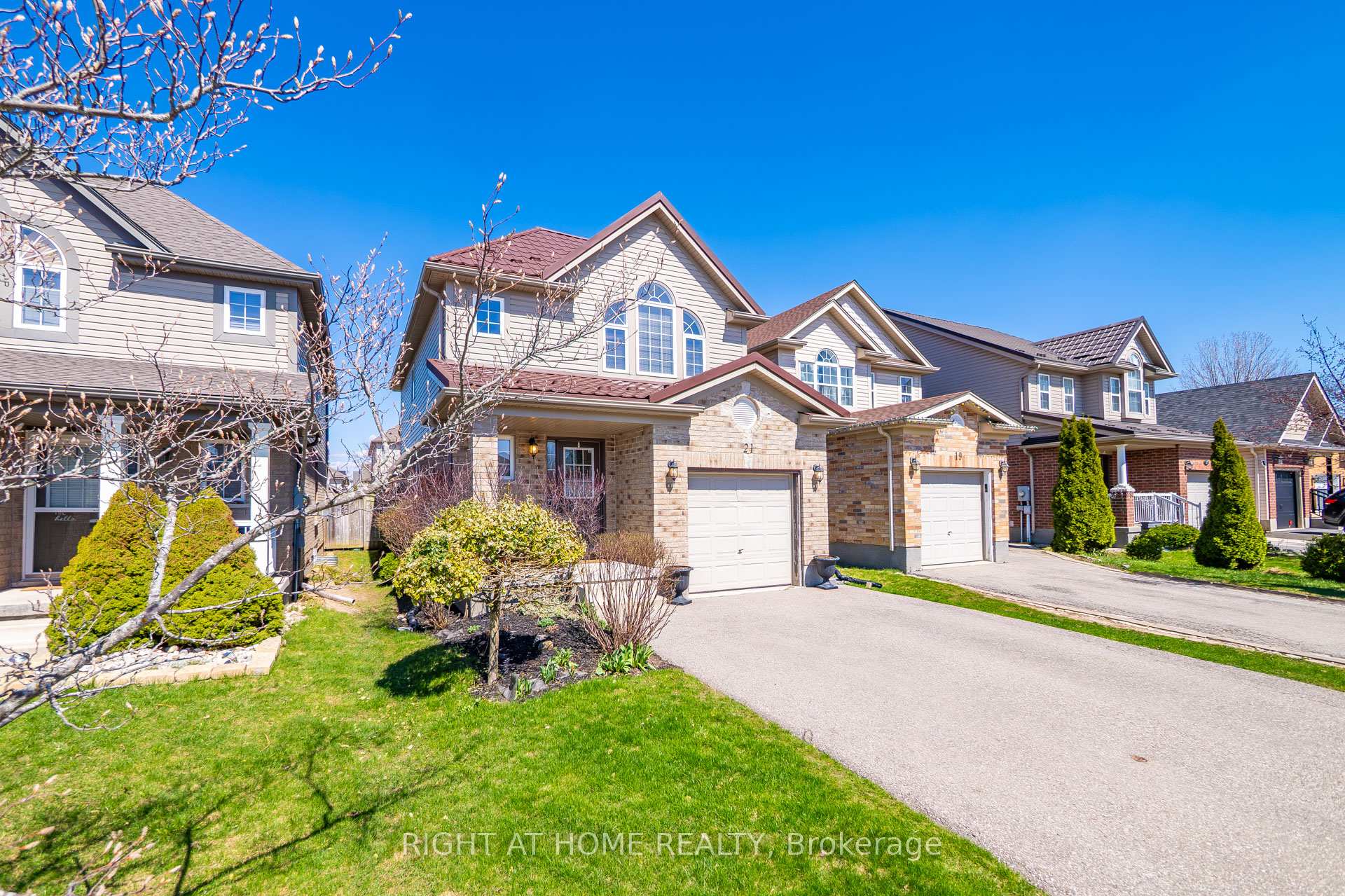 21 Mullin Drive, Guelph, ON N1E 0E1