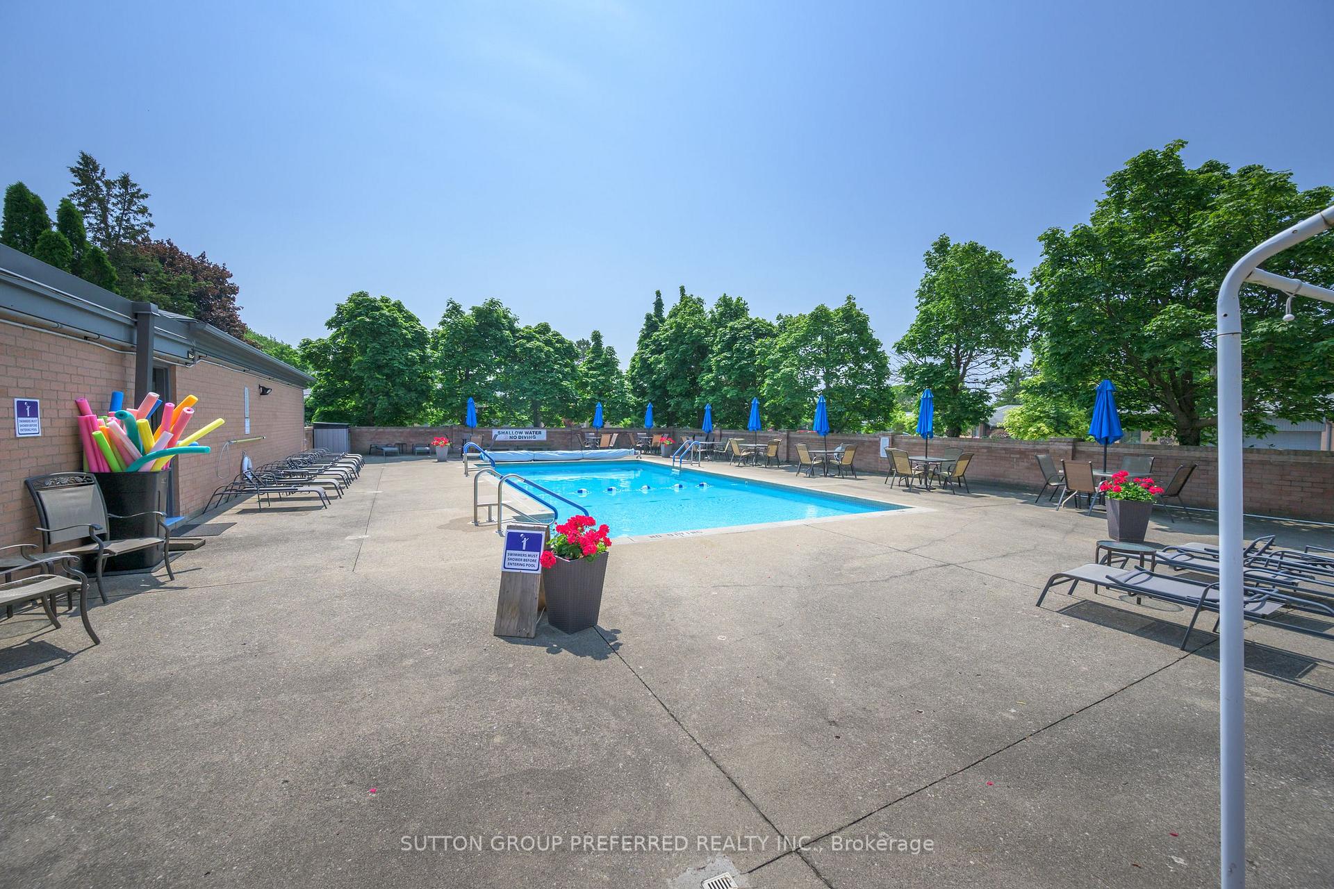 50 Fiddlers Green Road 51, London North — photo 4 of 5