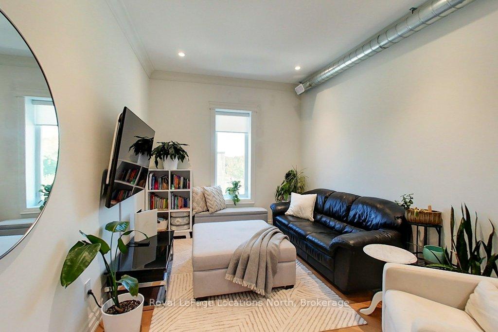 8 Sykes Street N, Meaford — photo 2 of 5