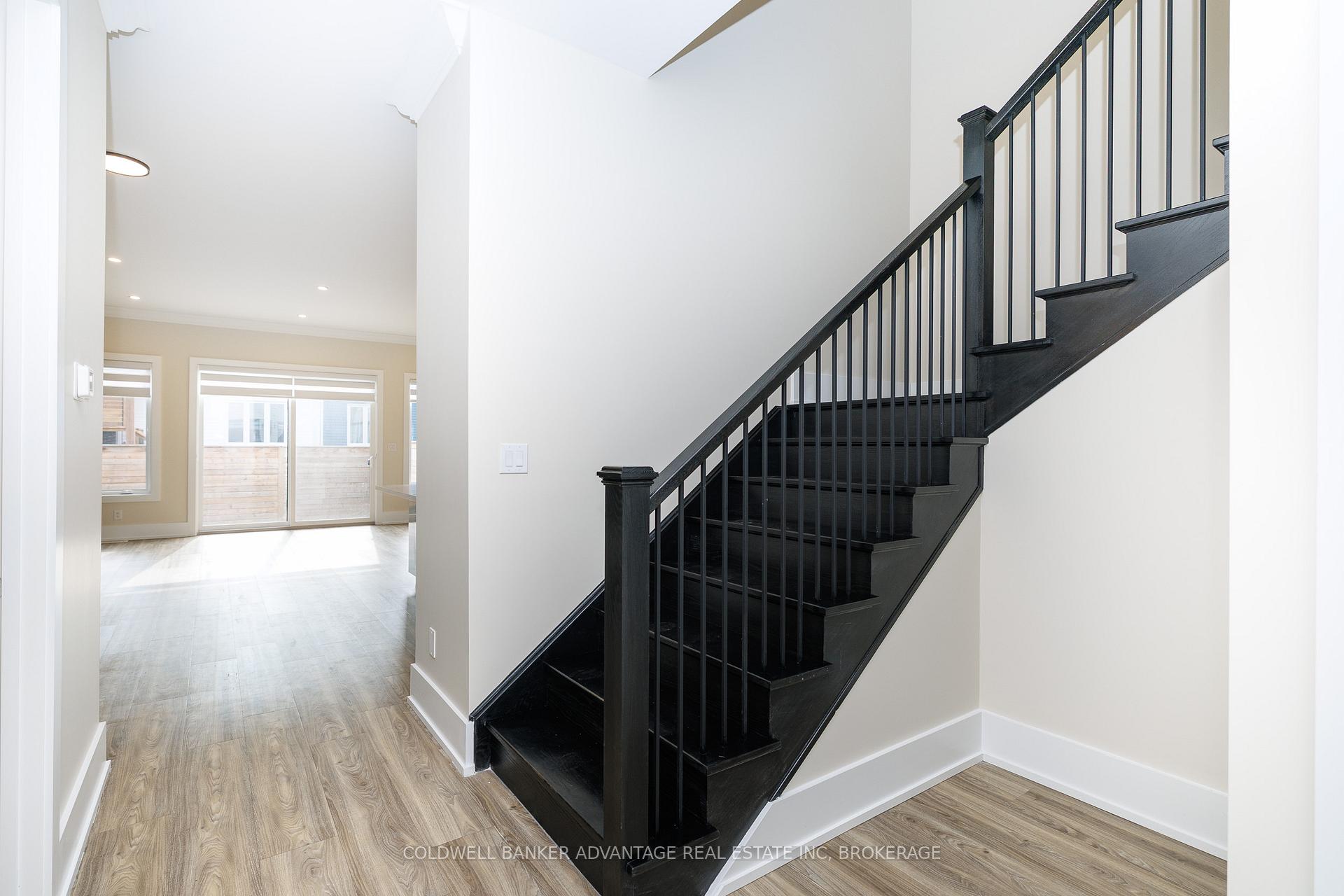 1044 Hansler Road, Welland — photo 4 of 5